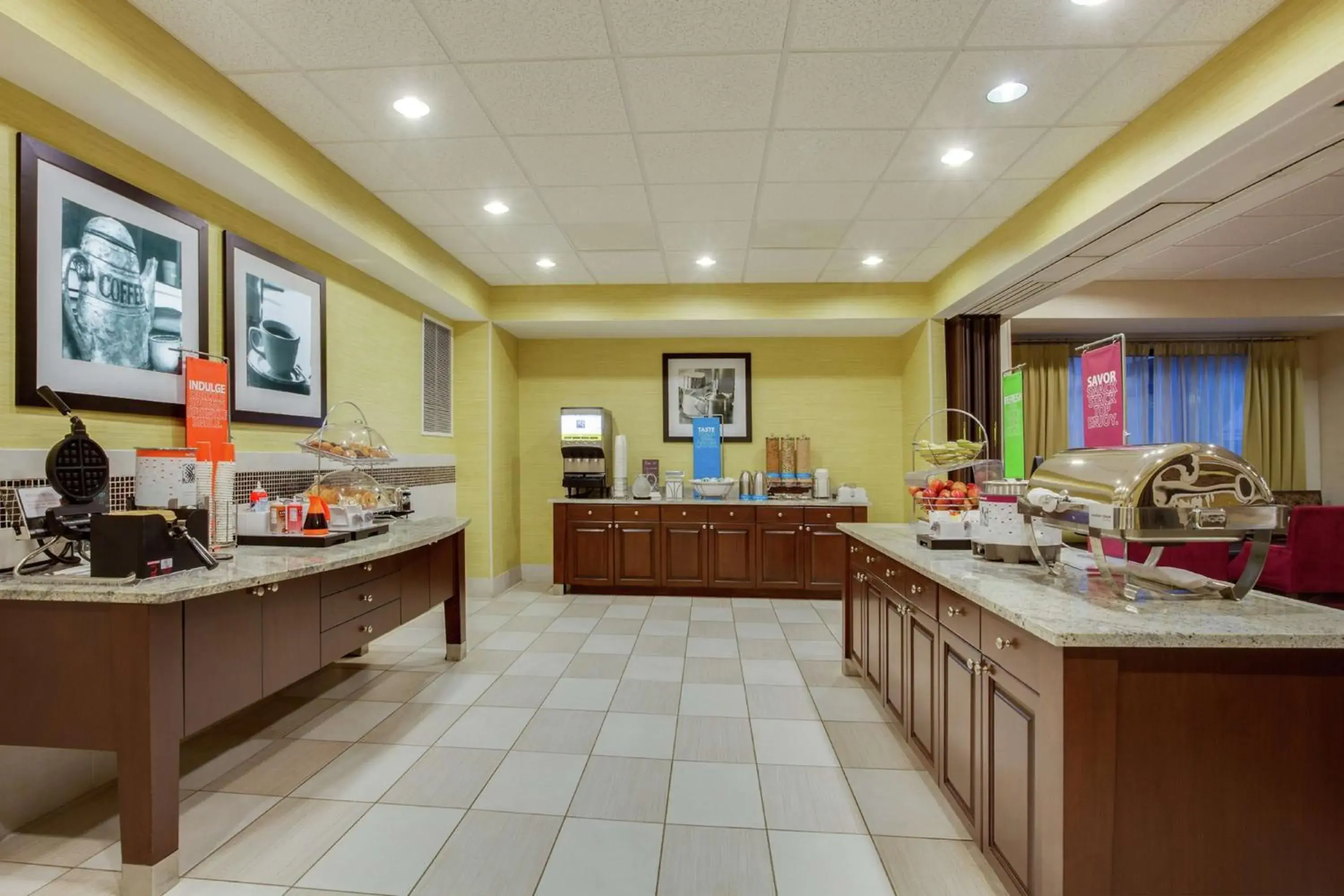 Breakfast in Hampton Inn Ozark Breakfast in Hampton Inn Ozark