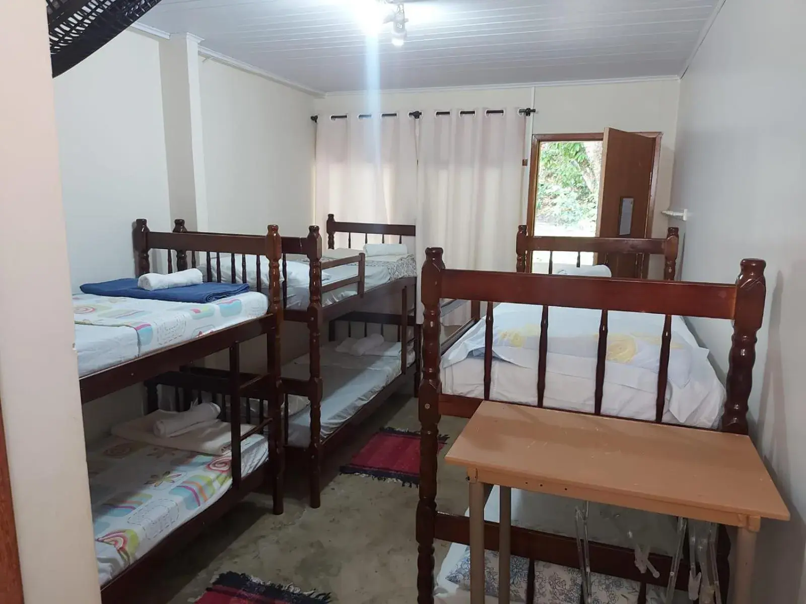 Bed in 6-Bed Female Dormitory Room in A Casa Morro do Moreno Bed in 6-Bed Female Dormitory Room in A Casa Morro do Moreno