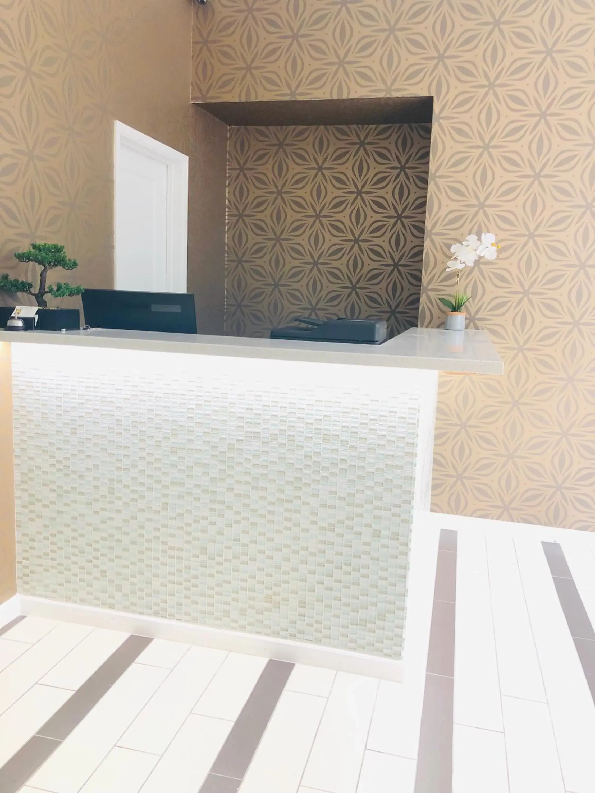 Lobby or reception, Bed in Bay Hotel Lobby or reception, Bed in Bay Hotel