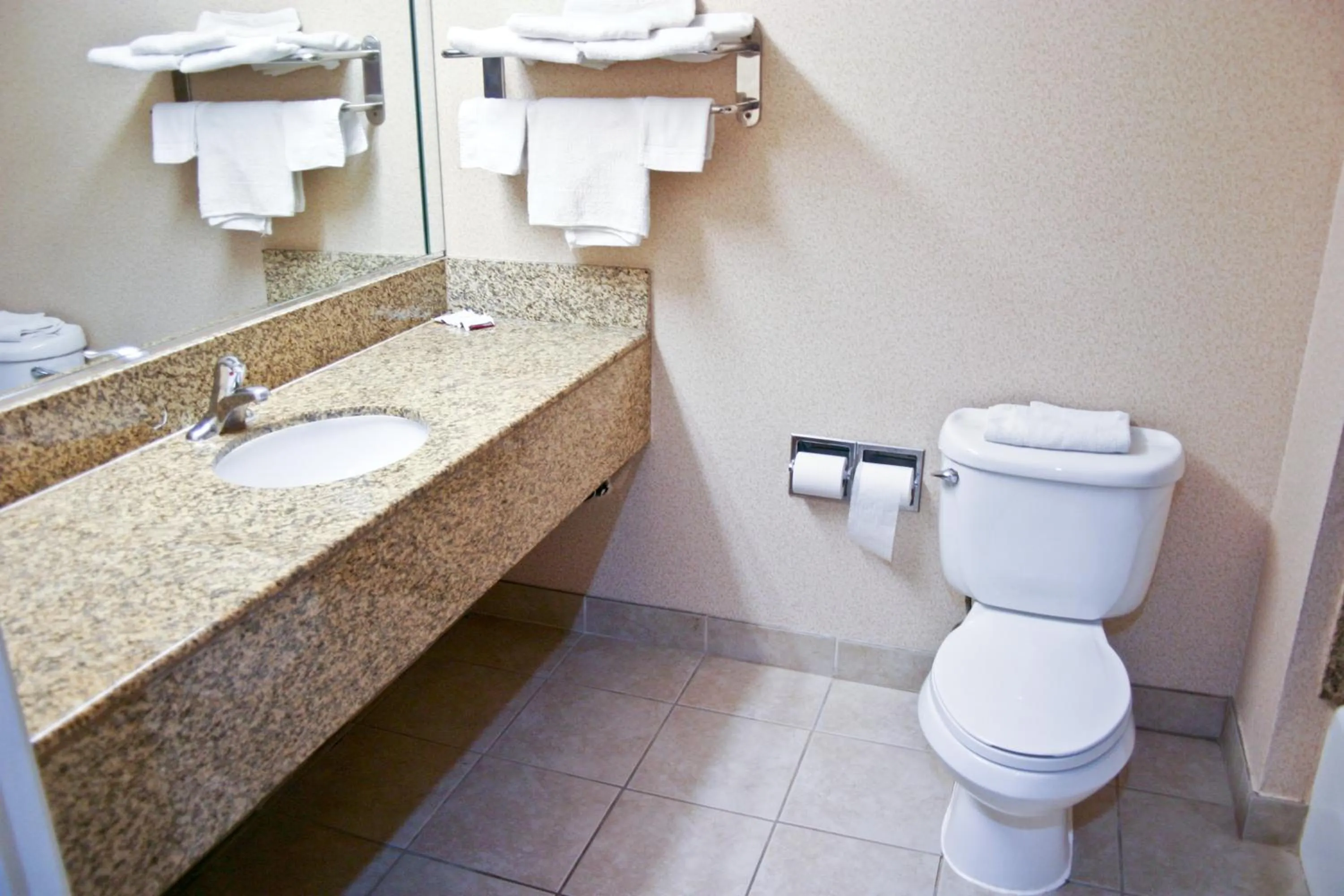 Bathroom in Crystal Inn Suites & Spas