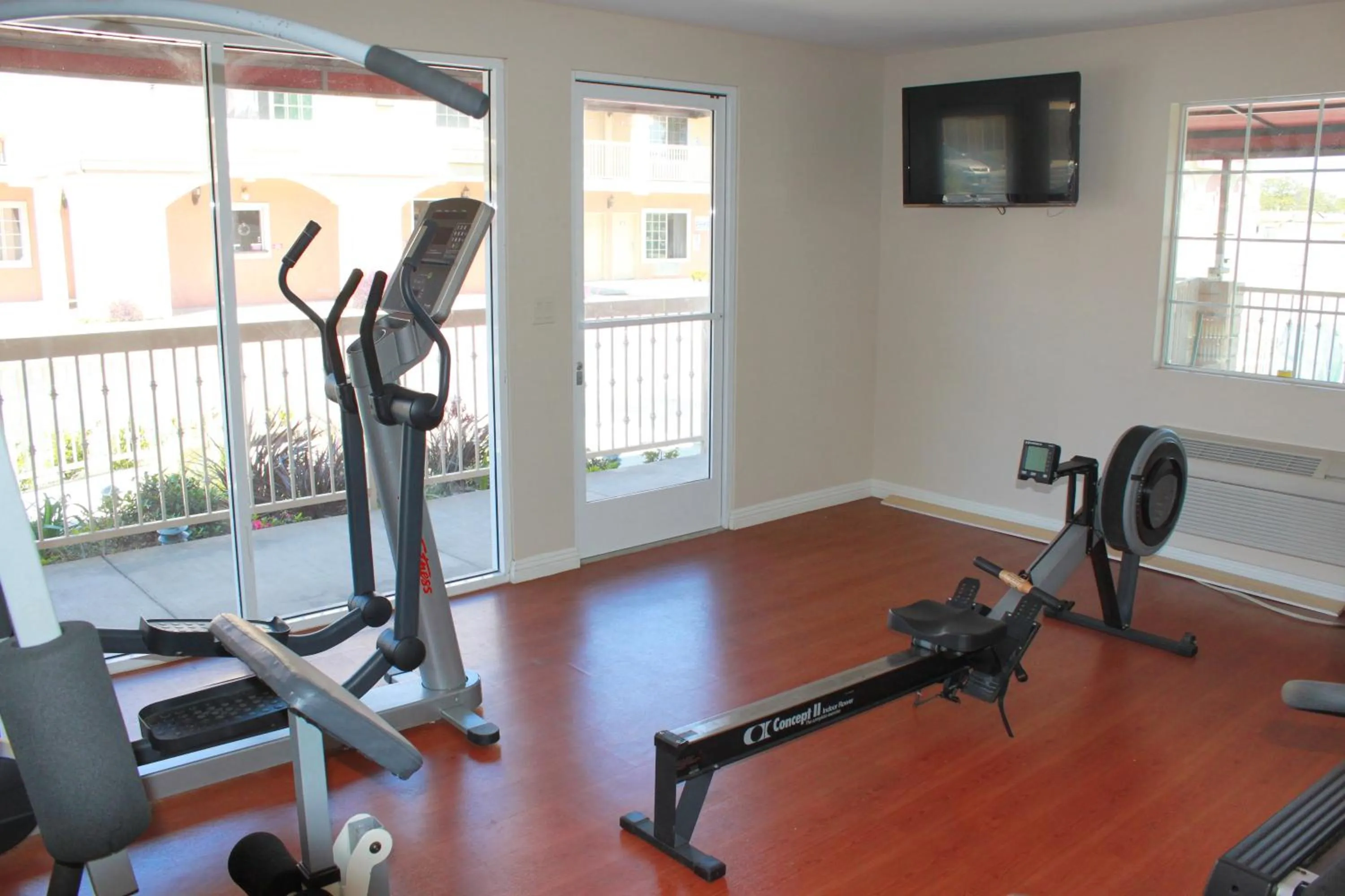 Fitness centre/facilities in Crystal Inn Suites & Spas