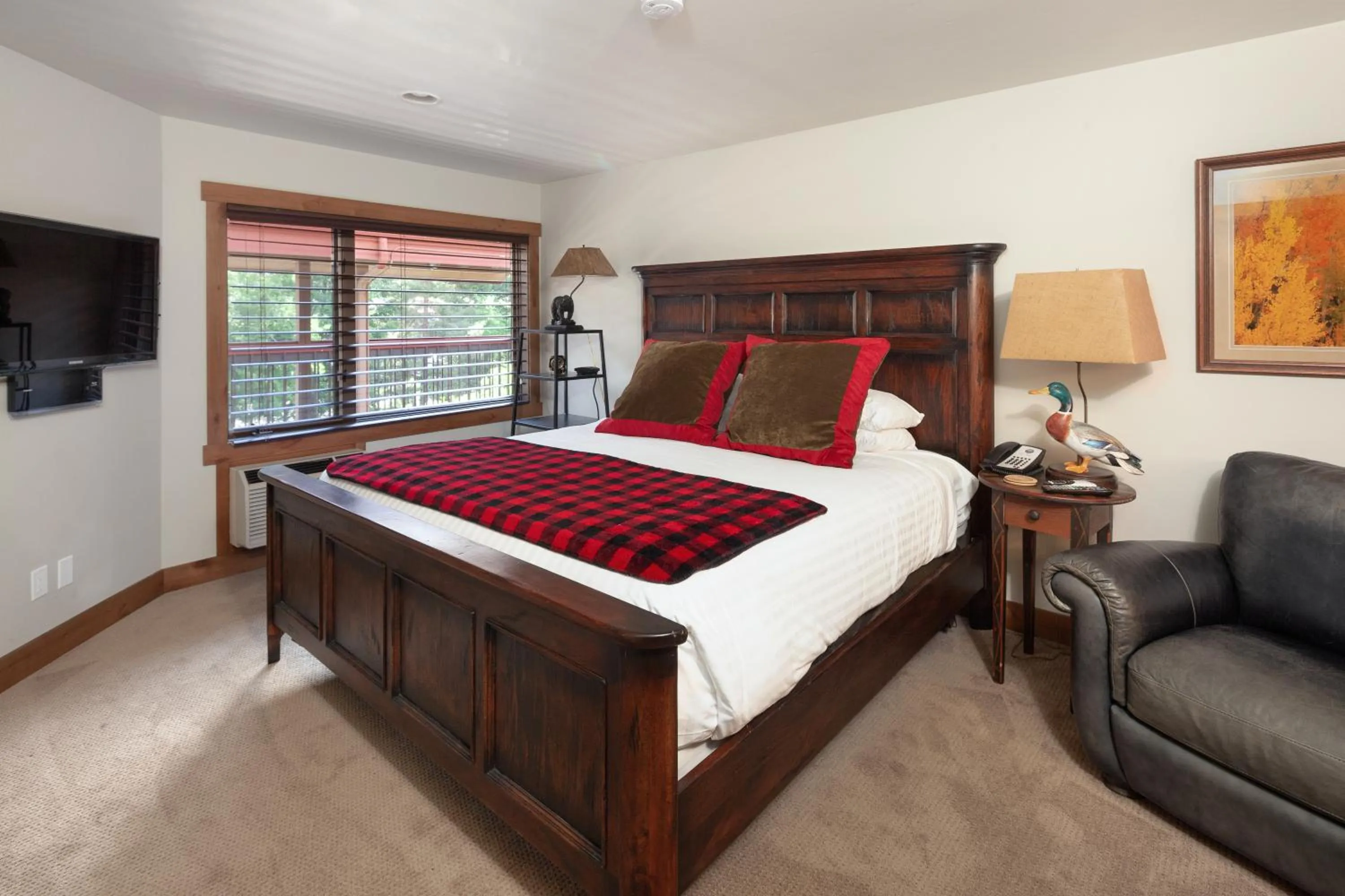 Bedroom, Bed in Lodge at Whitefish Lake