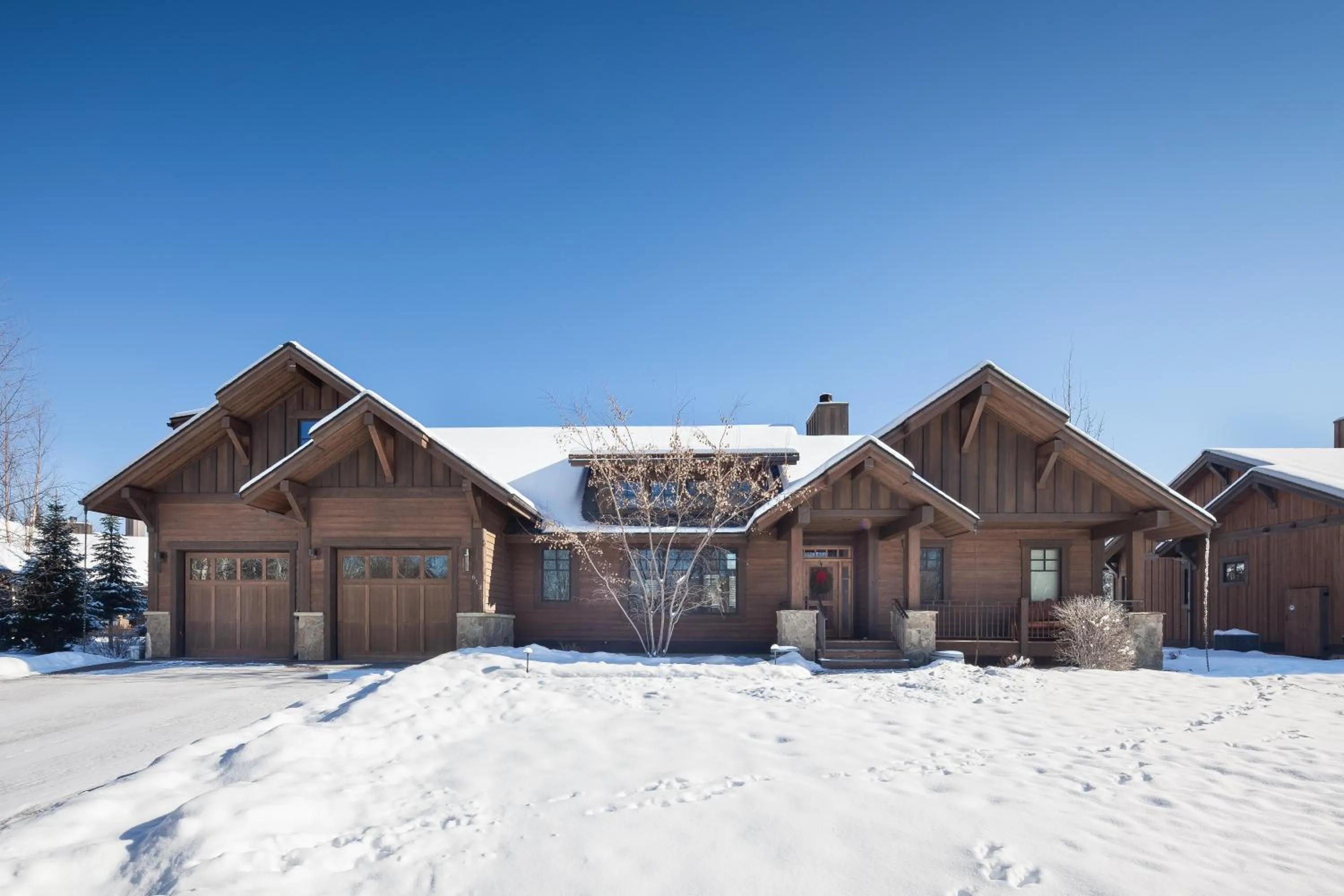 Photo of the whole room in Lodge at Whitefish Lake