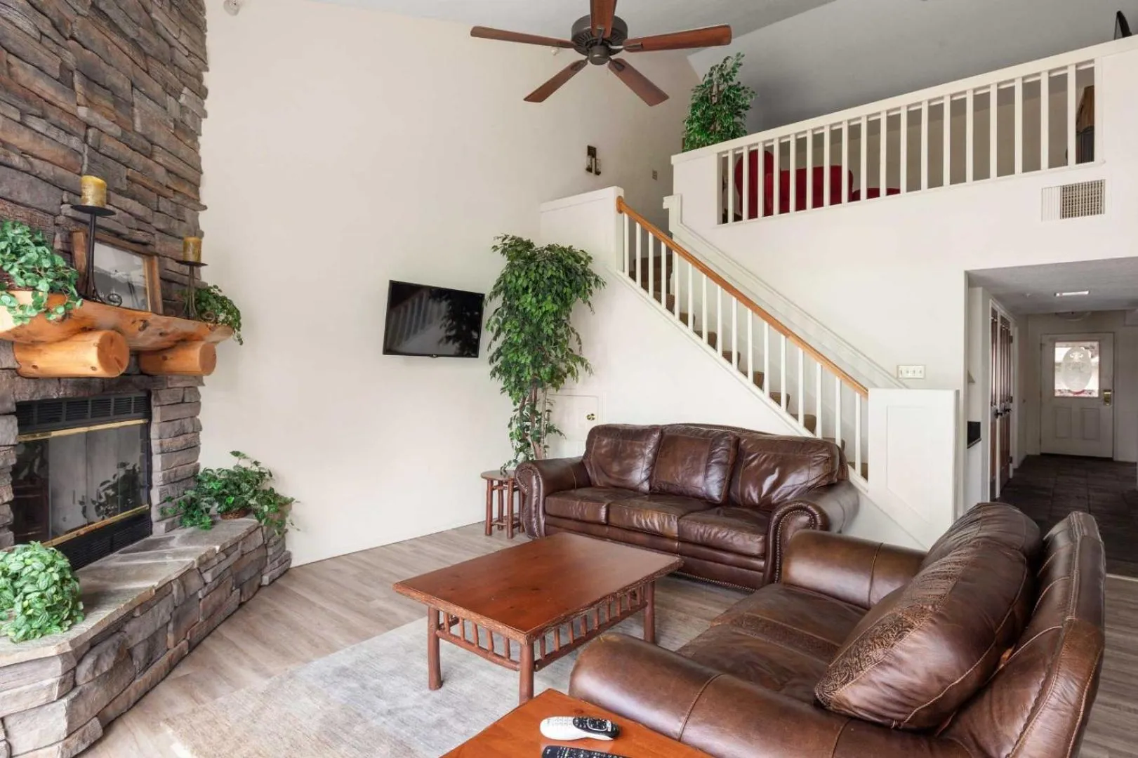Living room in Lodge at Whitefish Lake