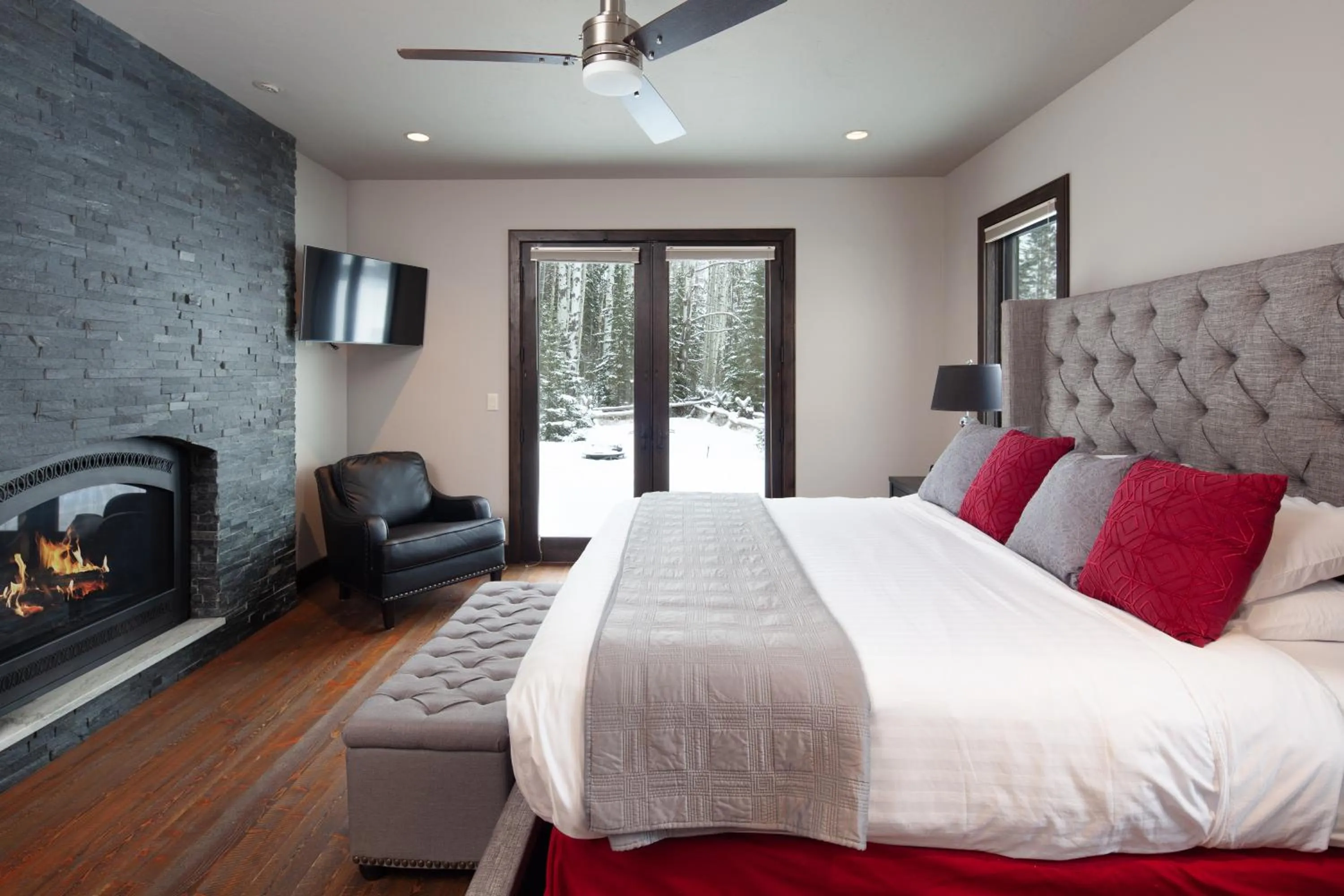 Bedroom, Bed in Lodge at Whitefish Lake