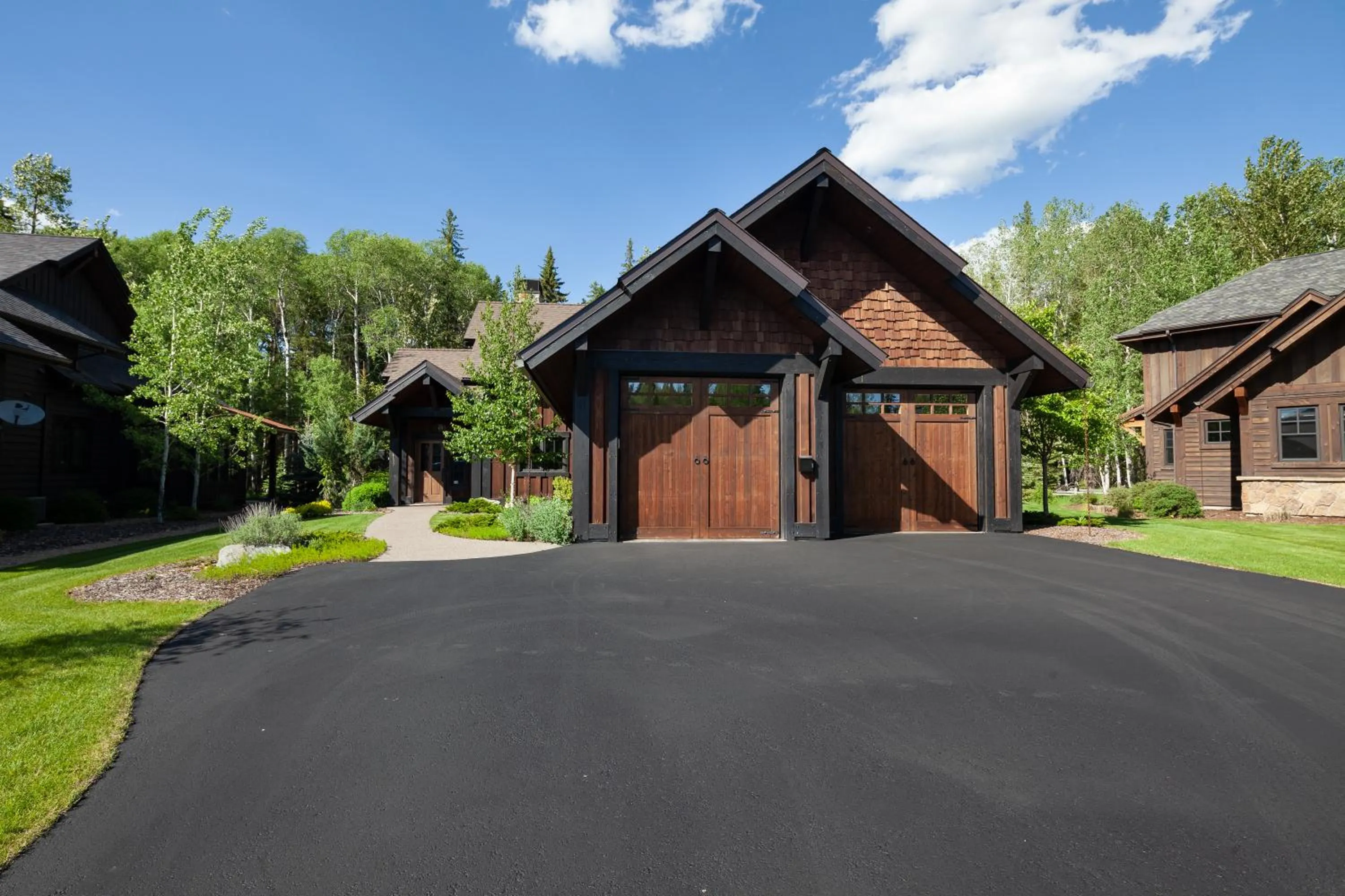 Photo of the whole room in Lodge at Whitefish Lake