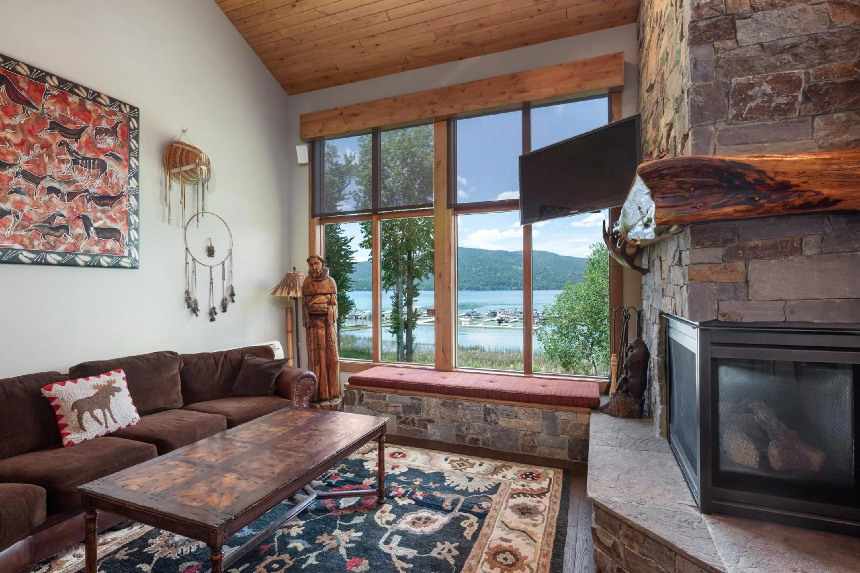 Living room in Lodge at Whitefish Lake