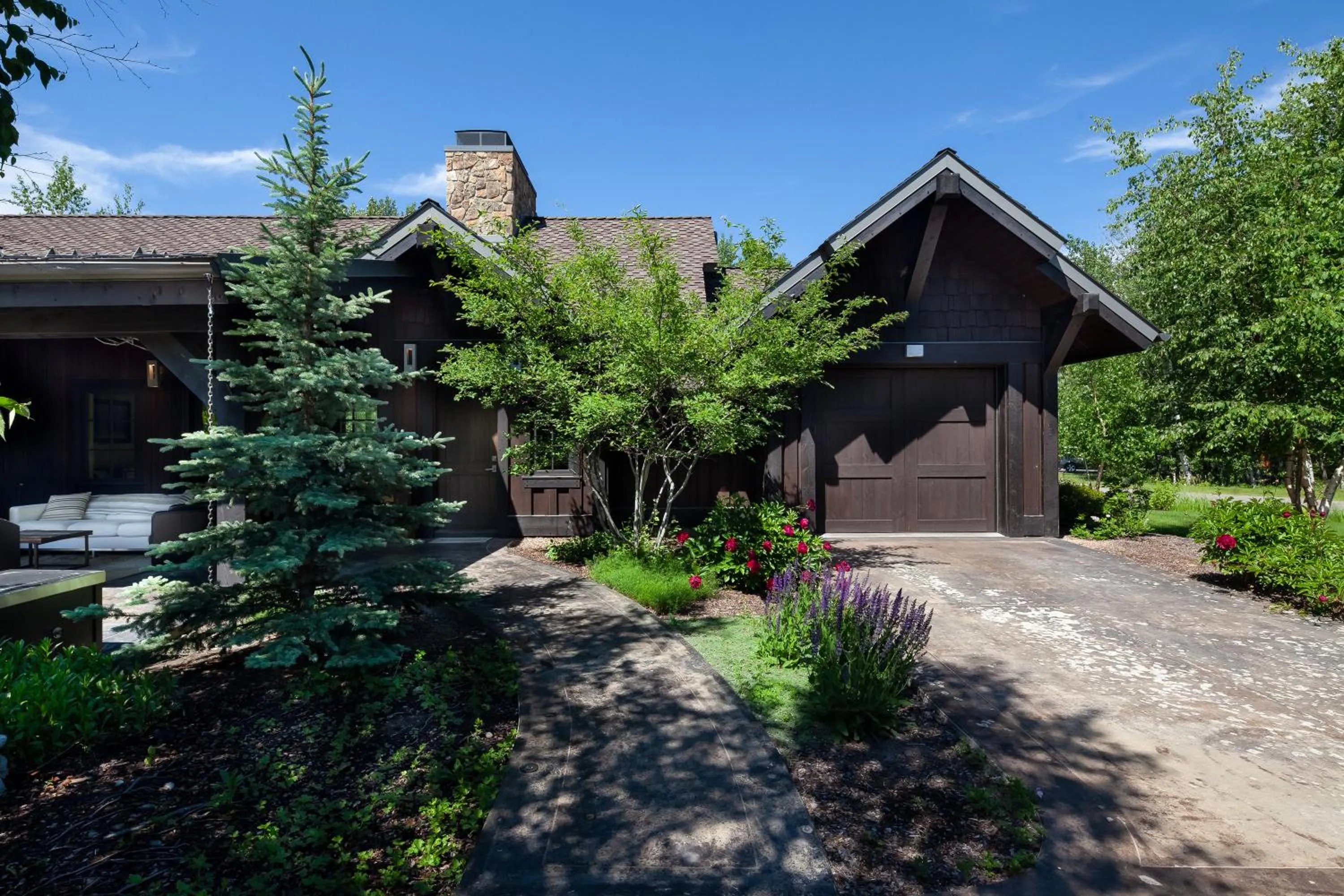 Photo of the whole room in Lodge at Whitefish Lake
