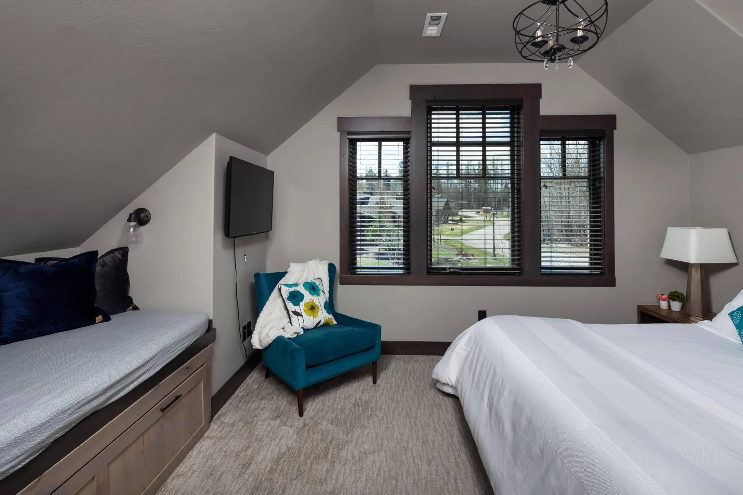 Bedroom, Bed in Lodge at Whitefish Lake