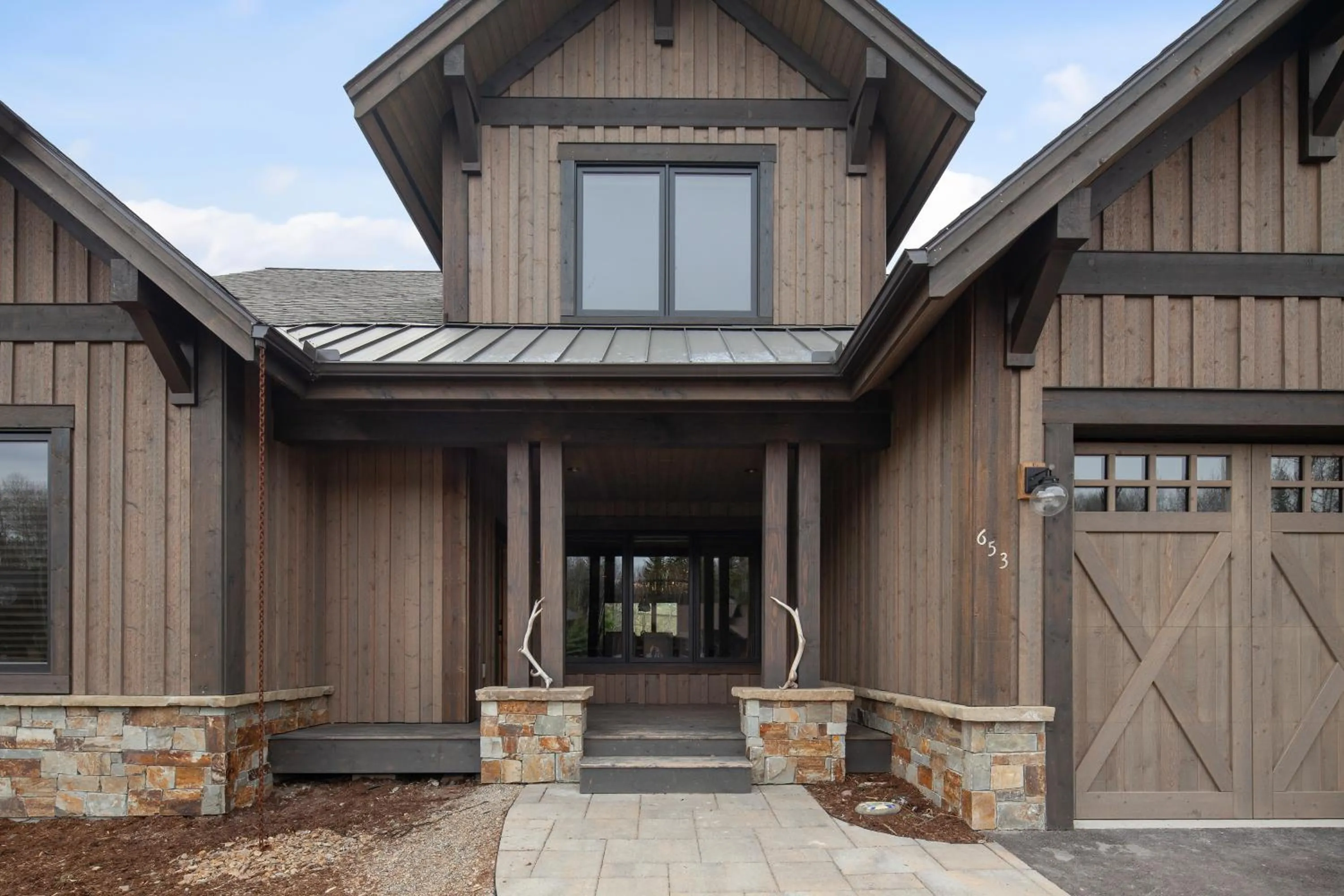 Photo of the whole room in Lodge at Whitefish Lake