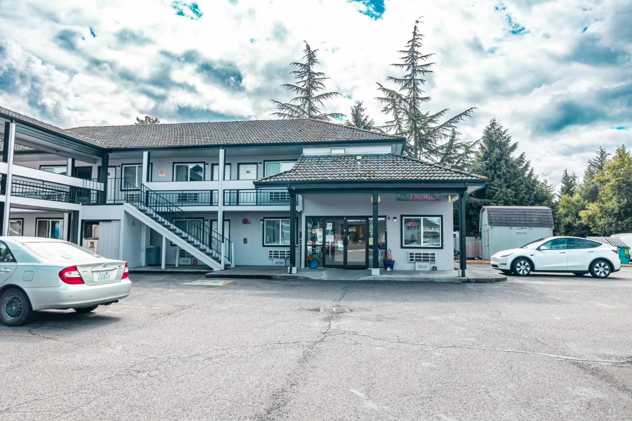 Property building in Sumner Motor Inn