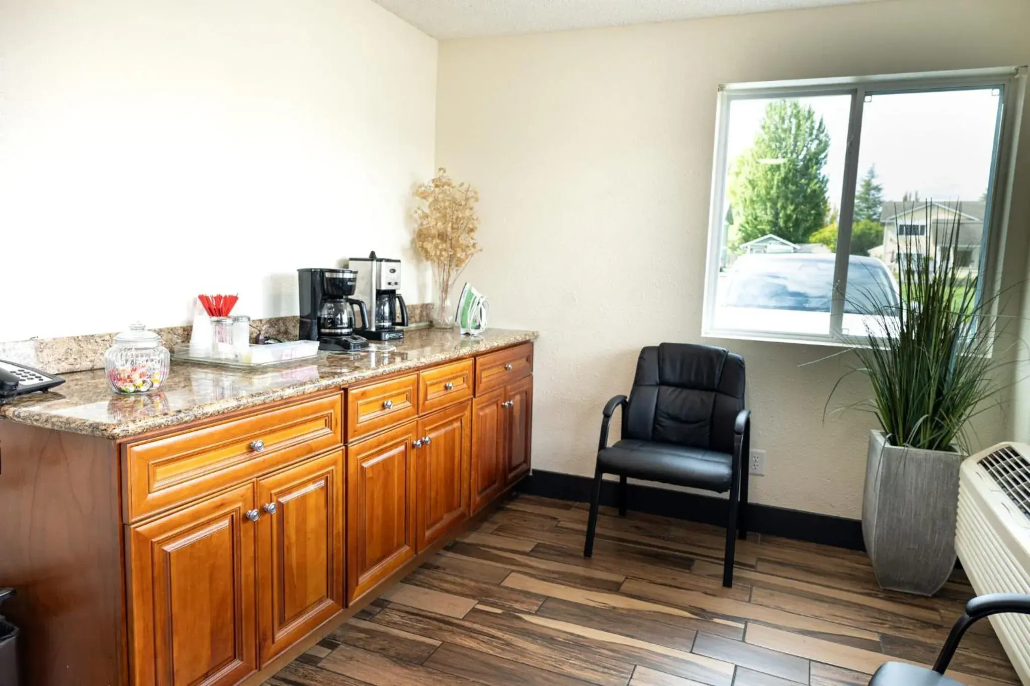 Breakfast in Sumner Motor Inn Breakfast in Sumner Motor Inn