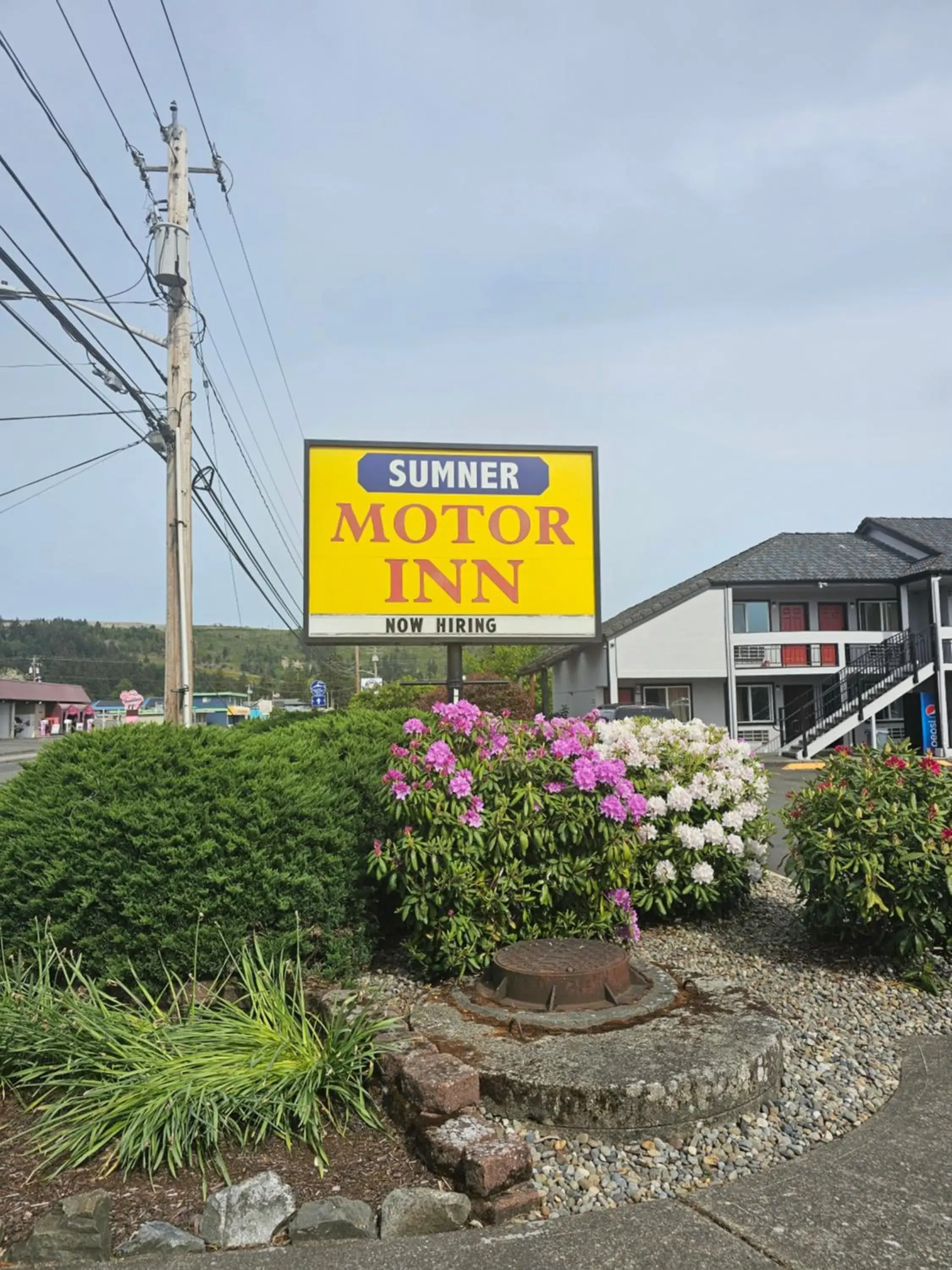 Property building in Sumner Motor Inn Property building in Sumner Motor Inn