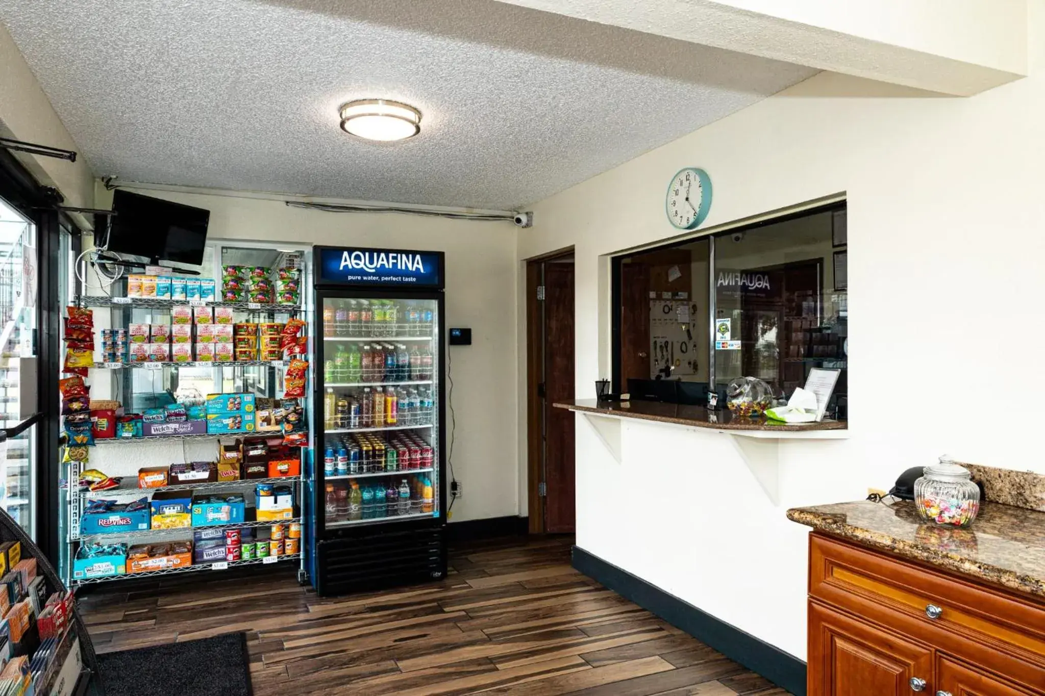 Lobby or reception in Sumner Motor Inn Lobby or reception in Sumner Motor Inn