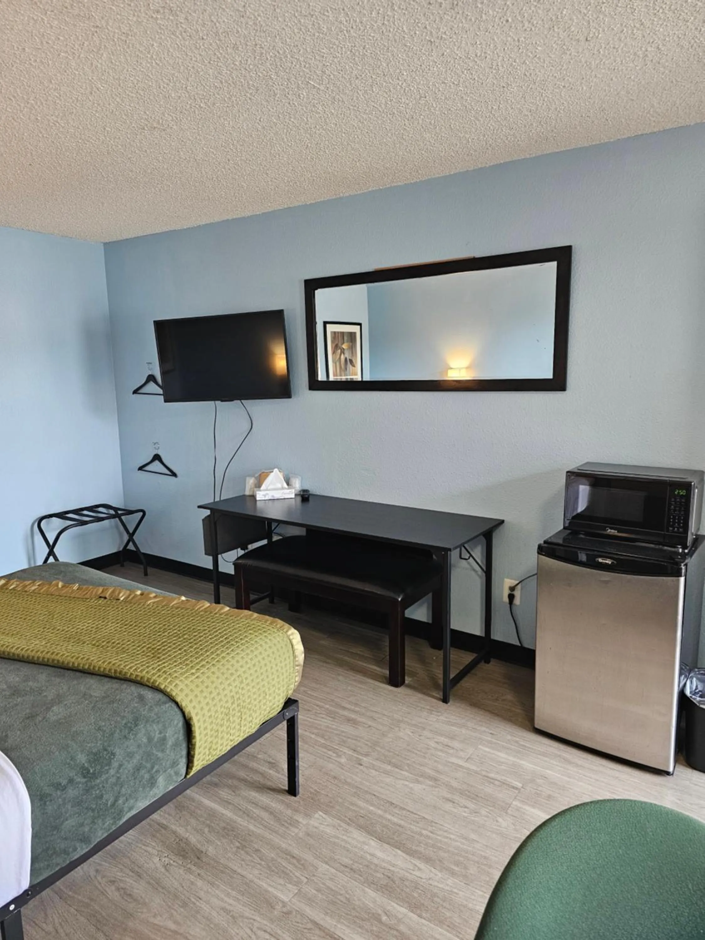 TV and multimedia, Bed in Sumner Motor Inn