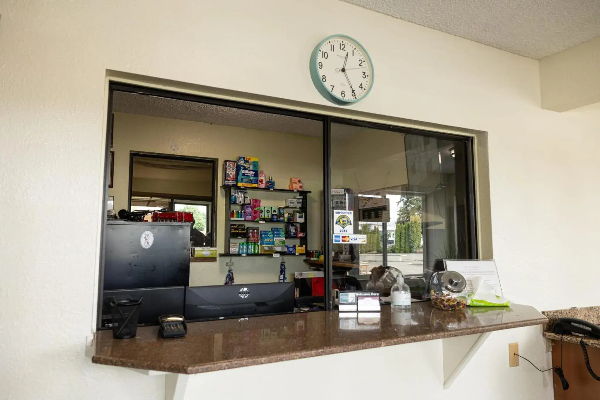 Lobby or reception in Sumner Motor Inn Lobby or reception in Sumner Motor Inn