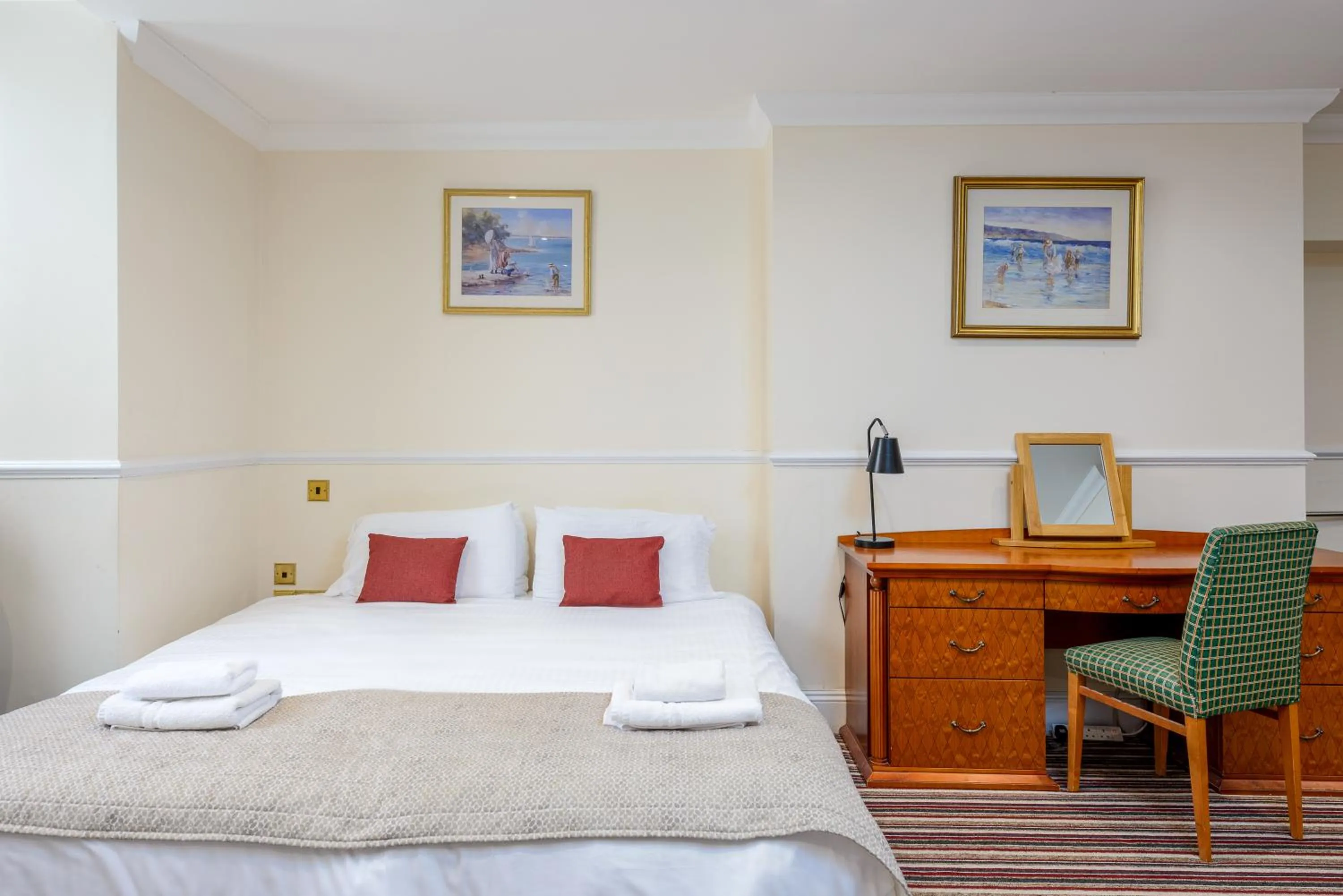 Bedroom, Bed in Hotel Prince Regent
