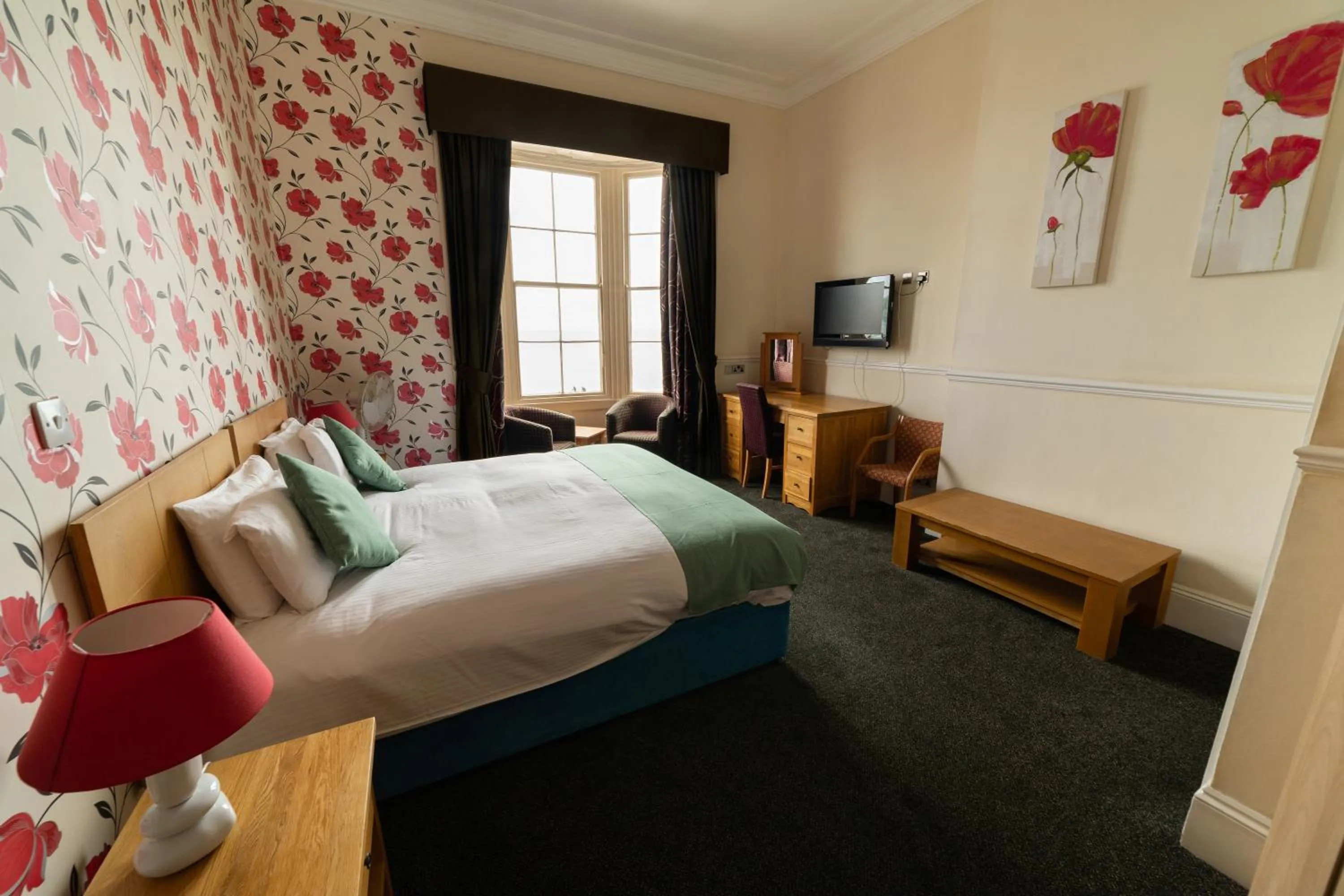 Photo of the whole room, Bed in Hotel Prince Regent