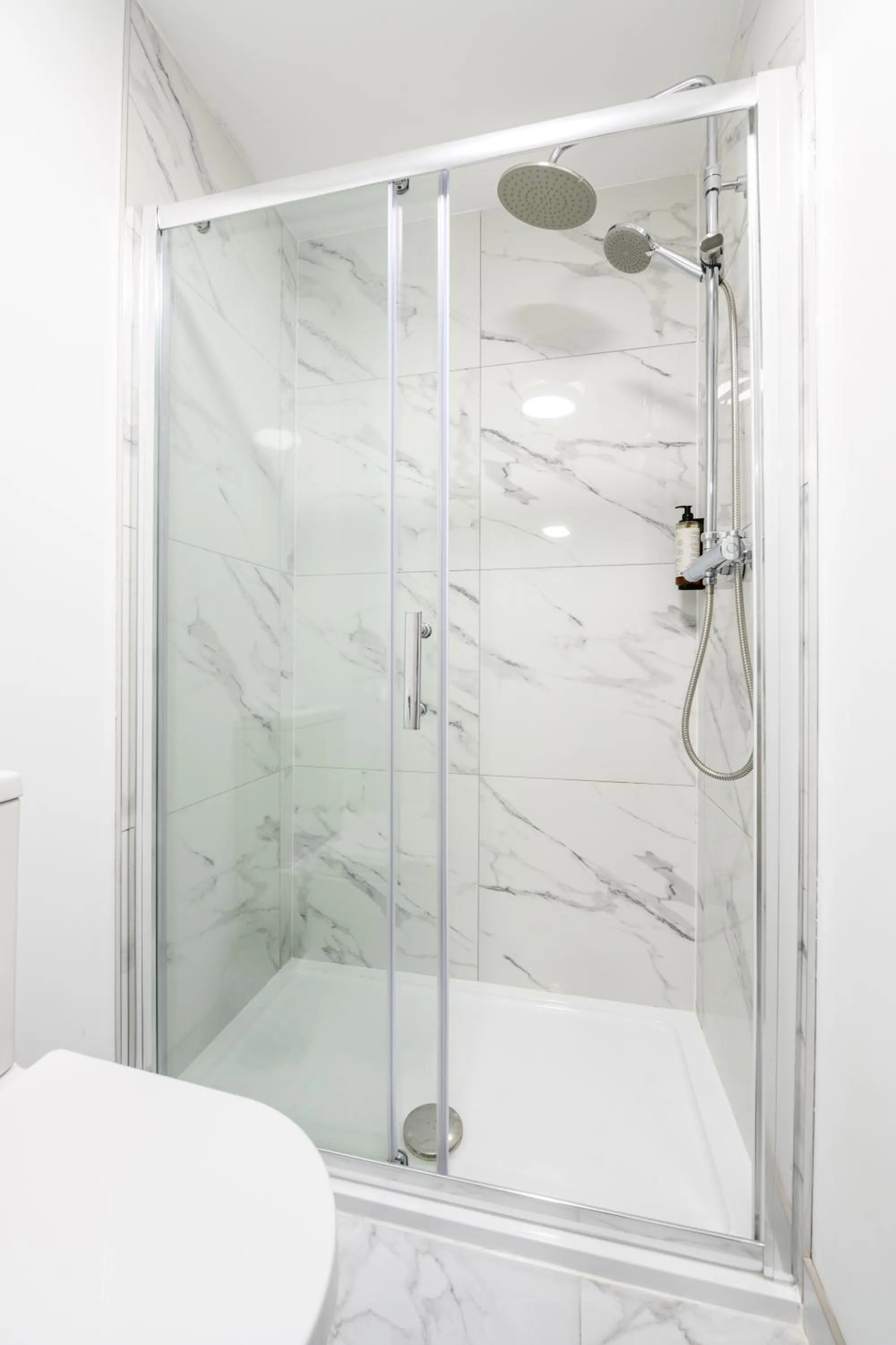 Shower in Hotel Prince Regent