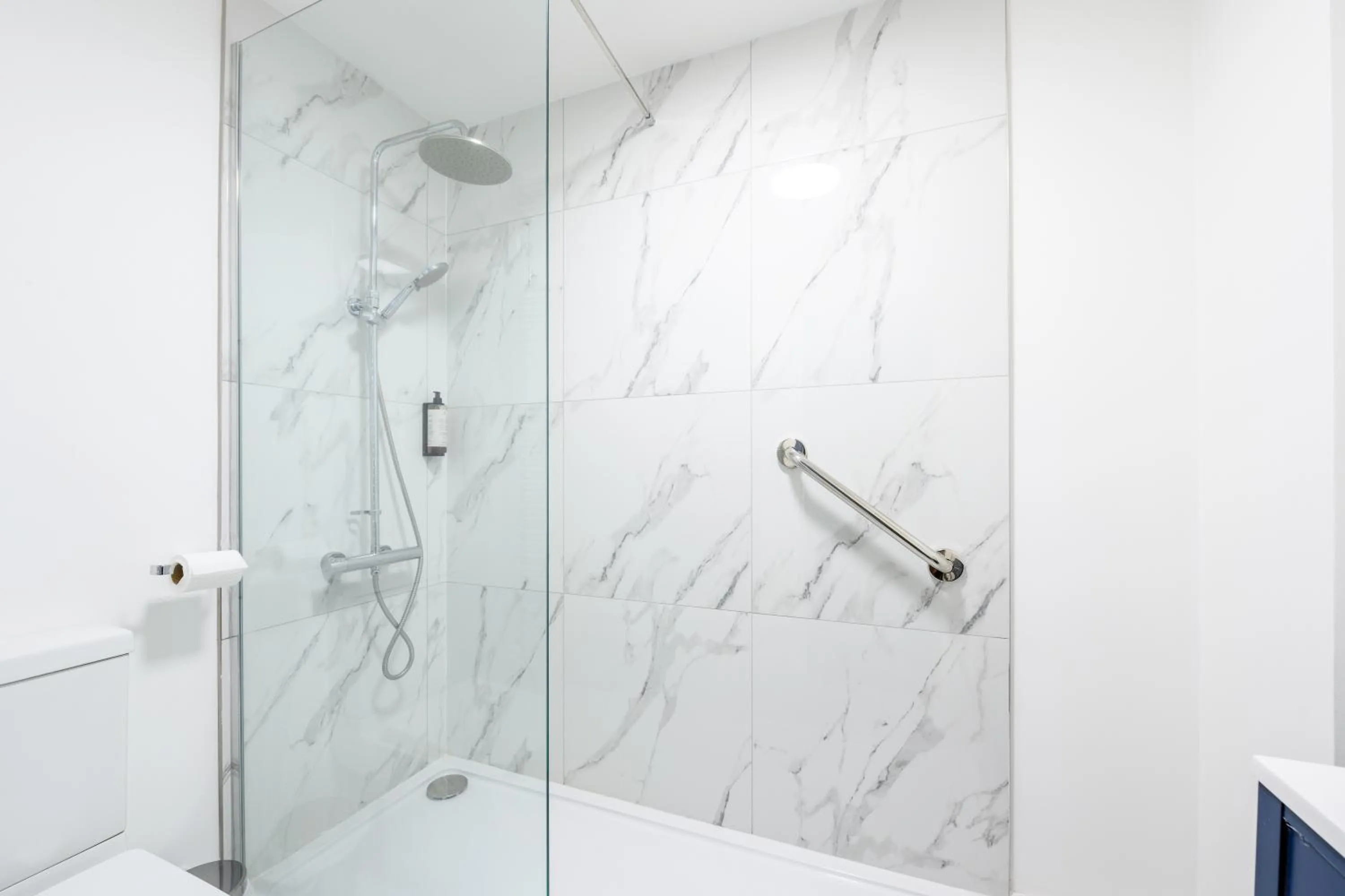 Shower in Hotel Prince Regent