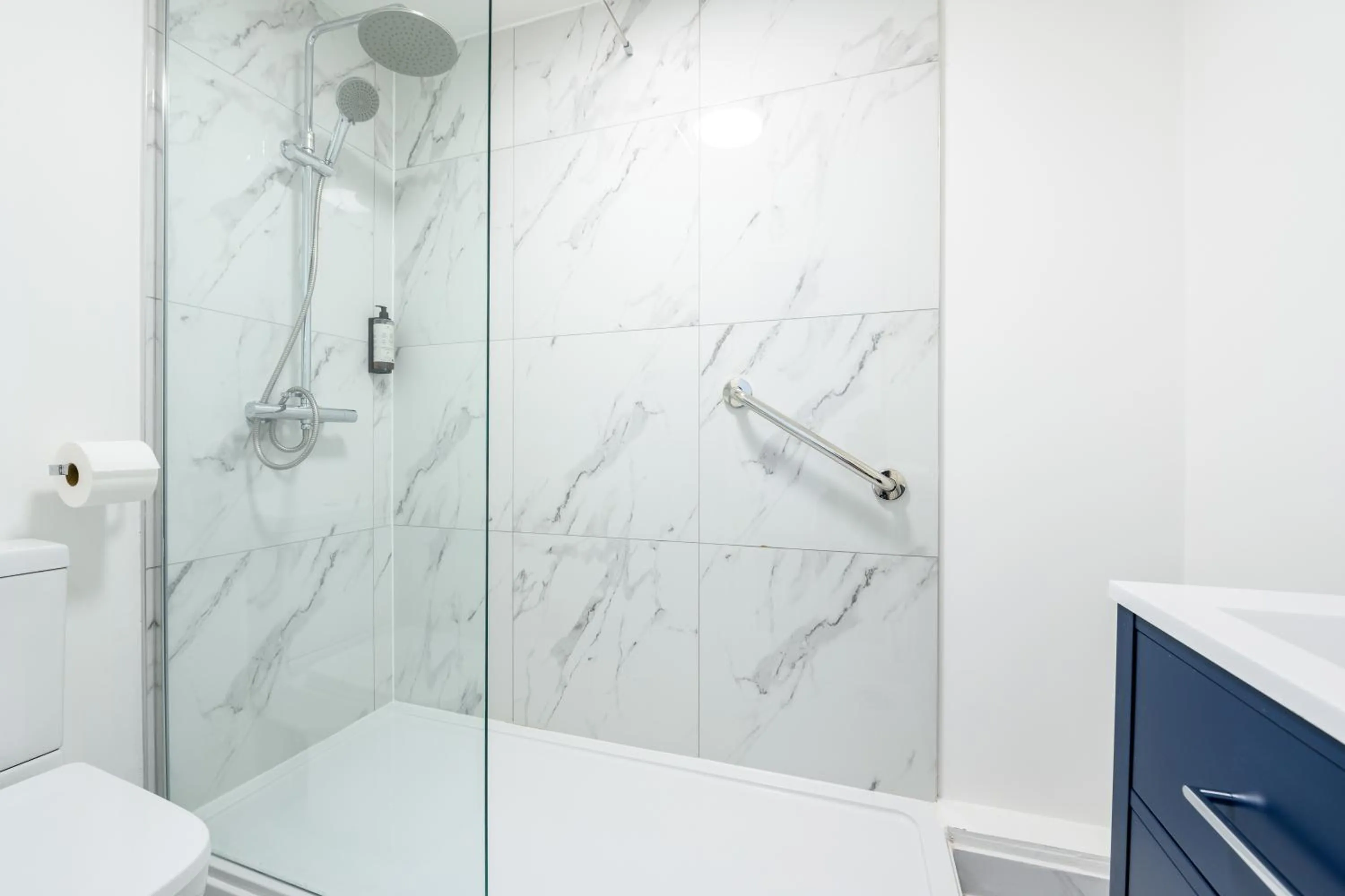 Shower in Hotel Prince Regent