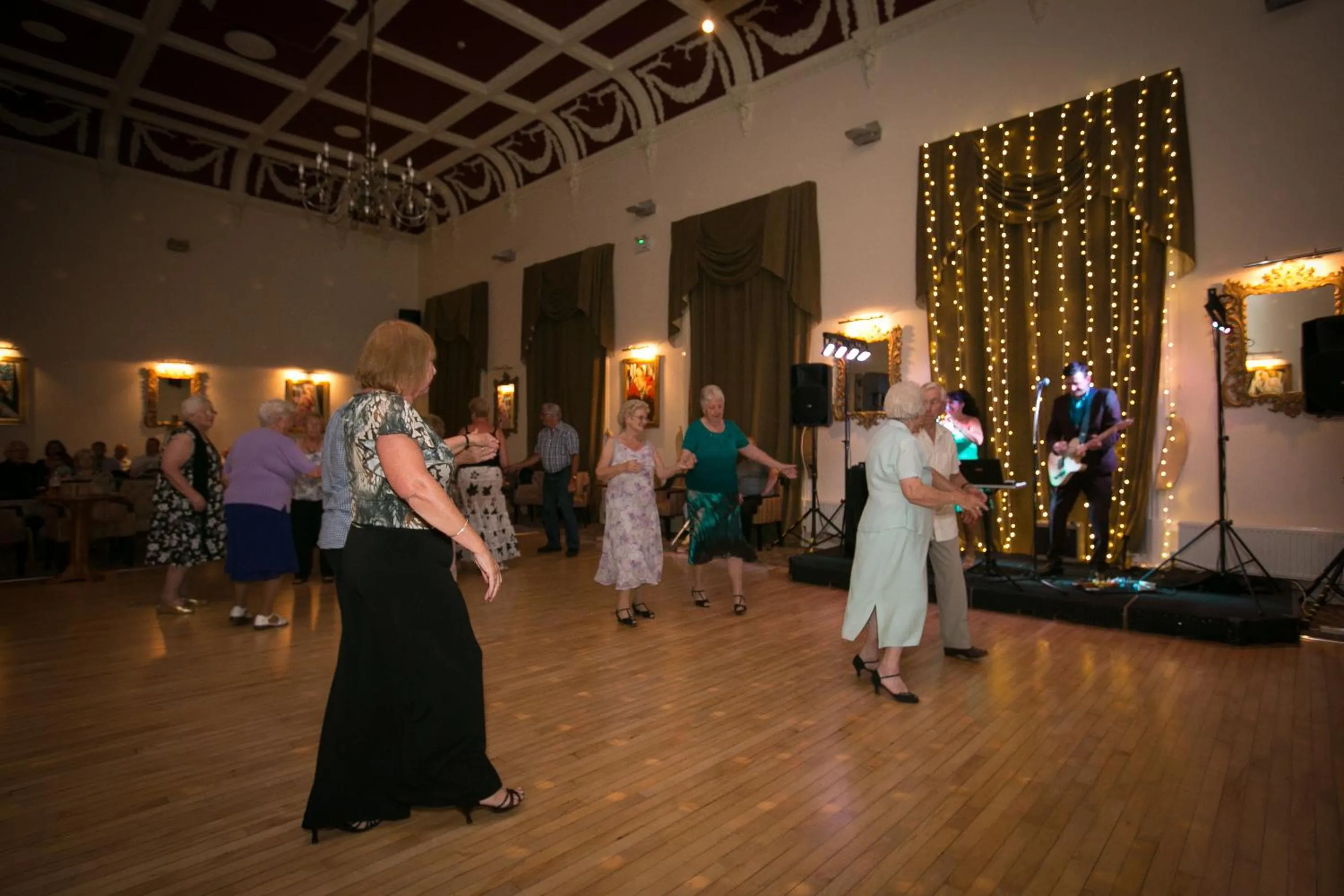 People in Hotel Prince Regent