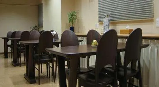 Restaurant/places to eat in Business Hotel Prince