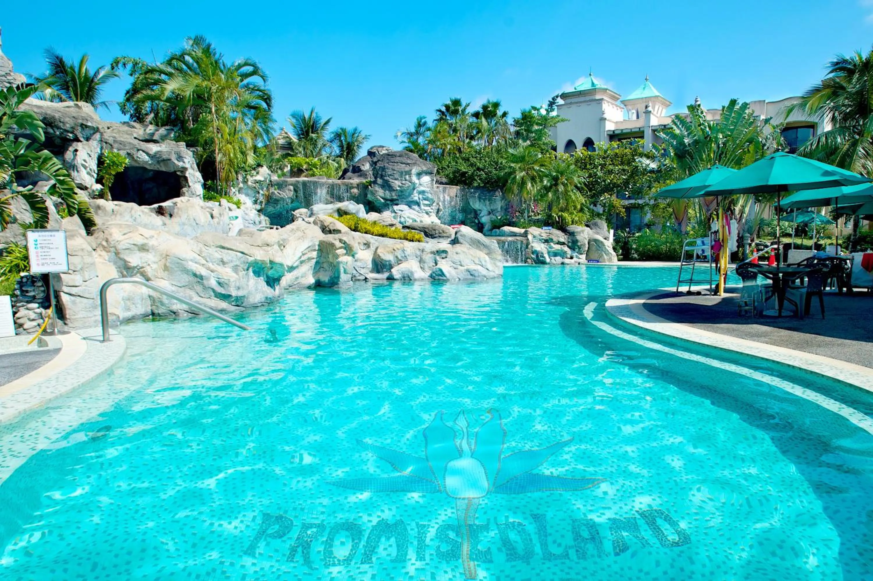 Swimming pool in Promisedland Resort & Lagoon
