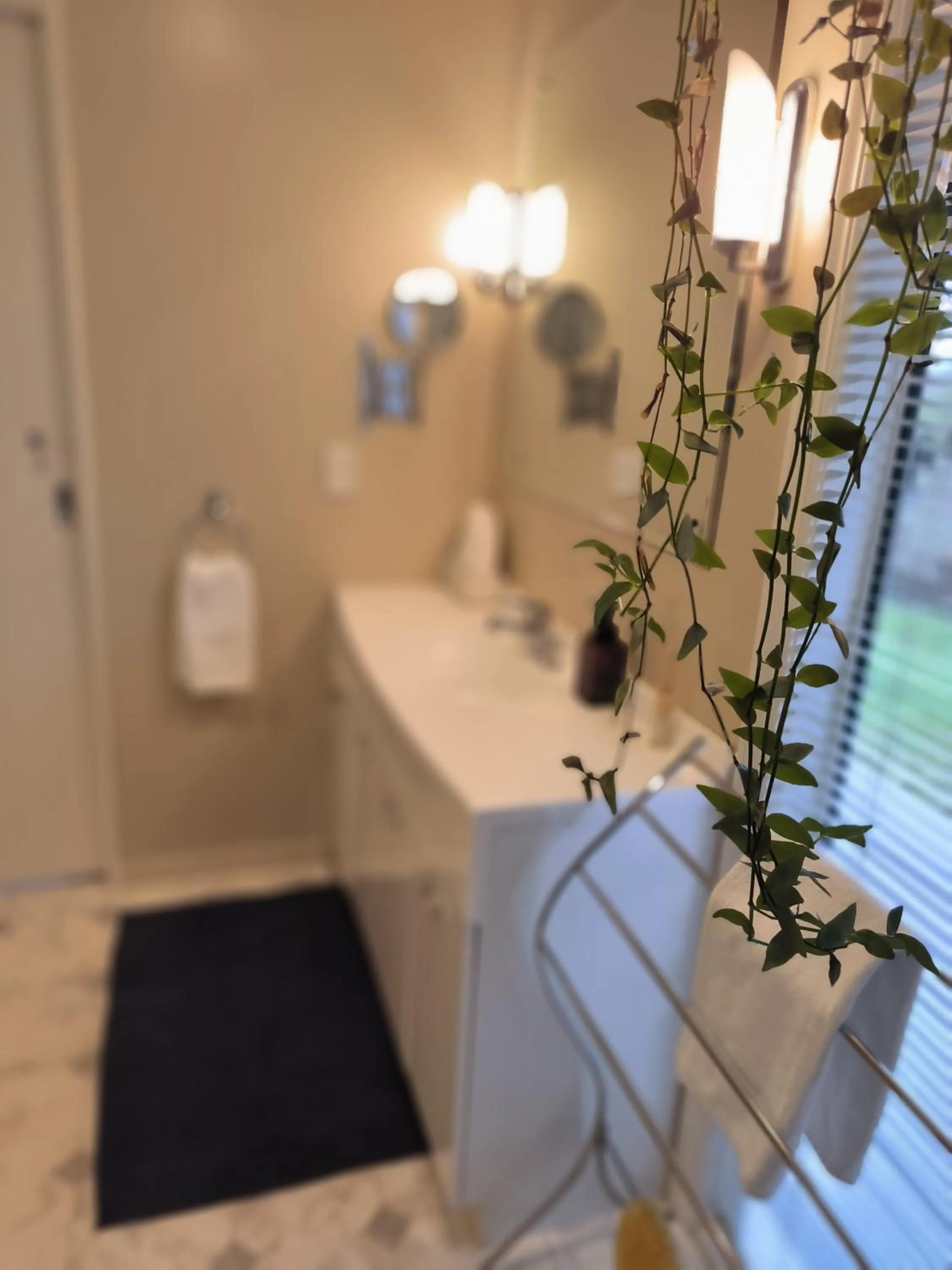 Bathroom in Vibrant Living Retreat