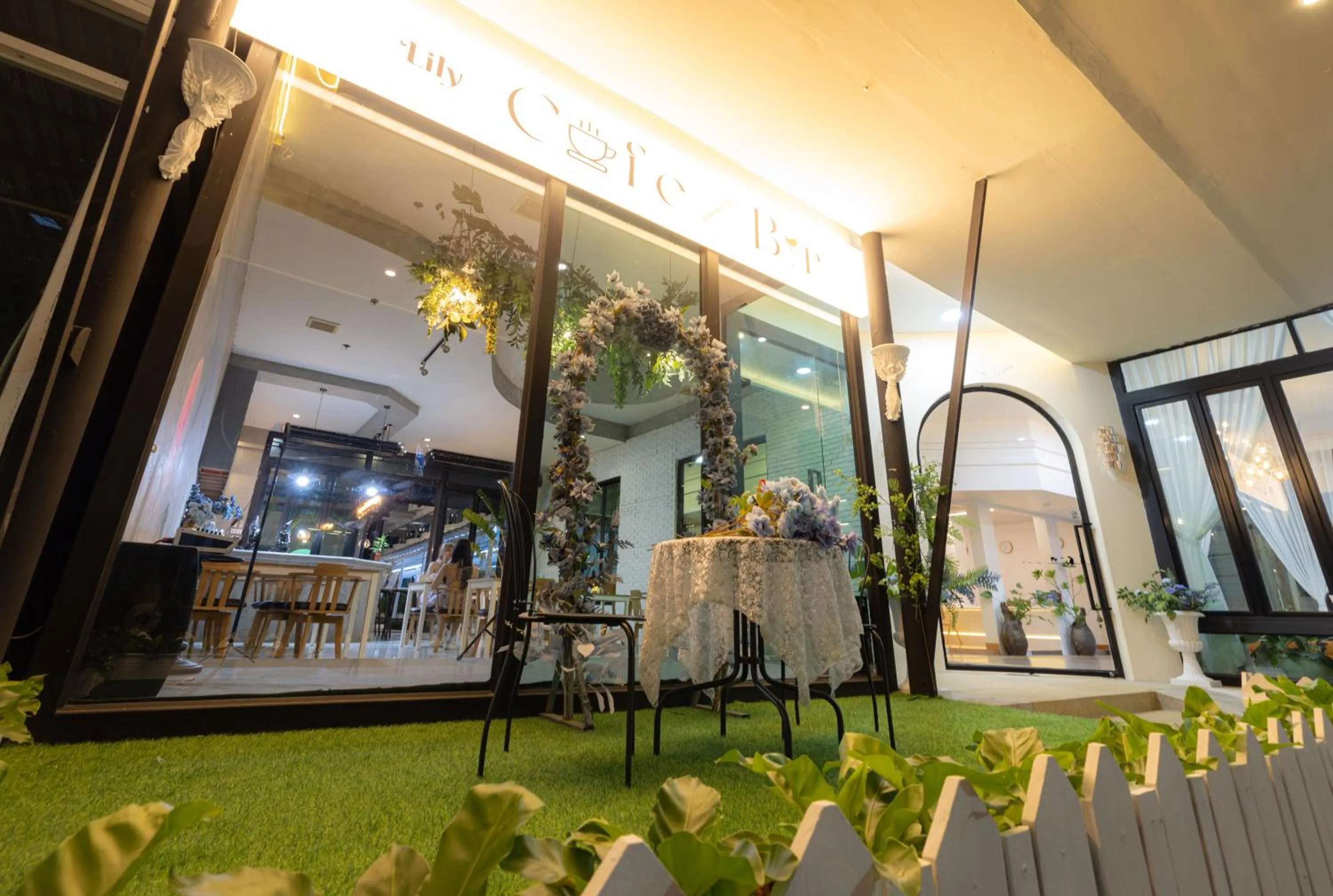 Restaurant/places to eat in Blue Carina Hotel Phuket