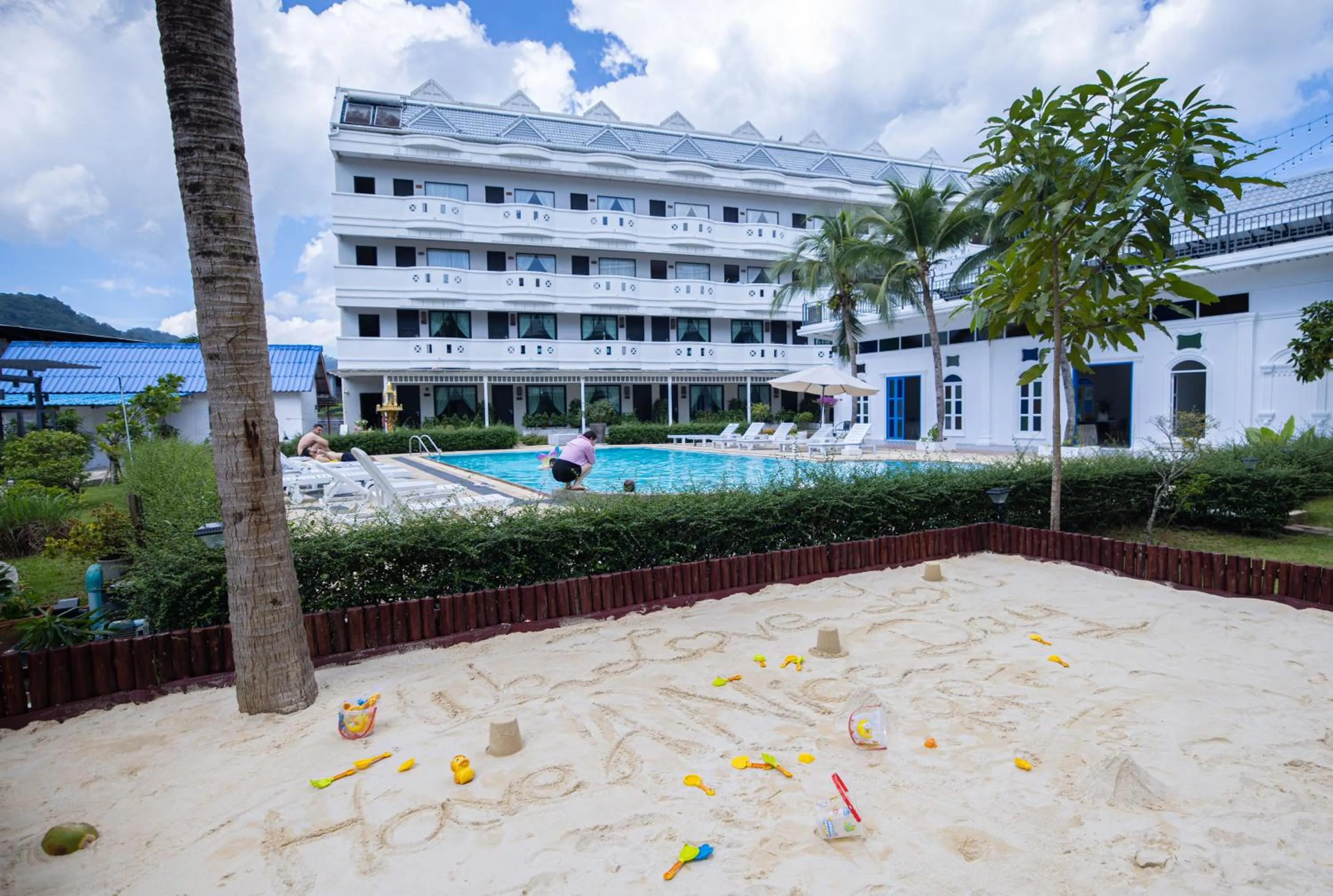 Swimming pool in Blue Carina Hotel Phuket