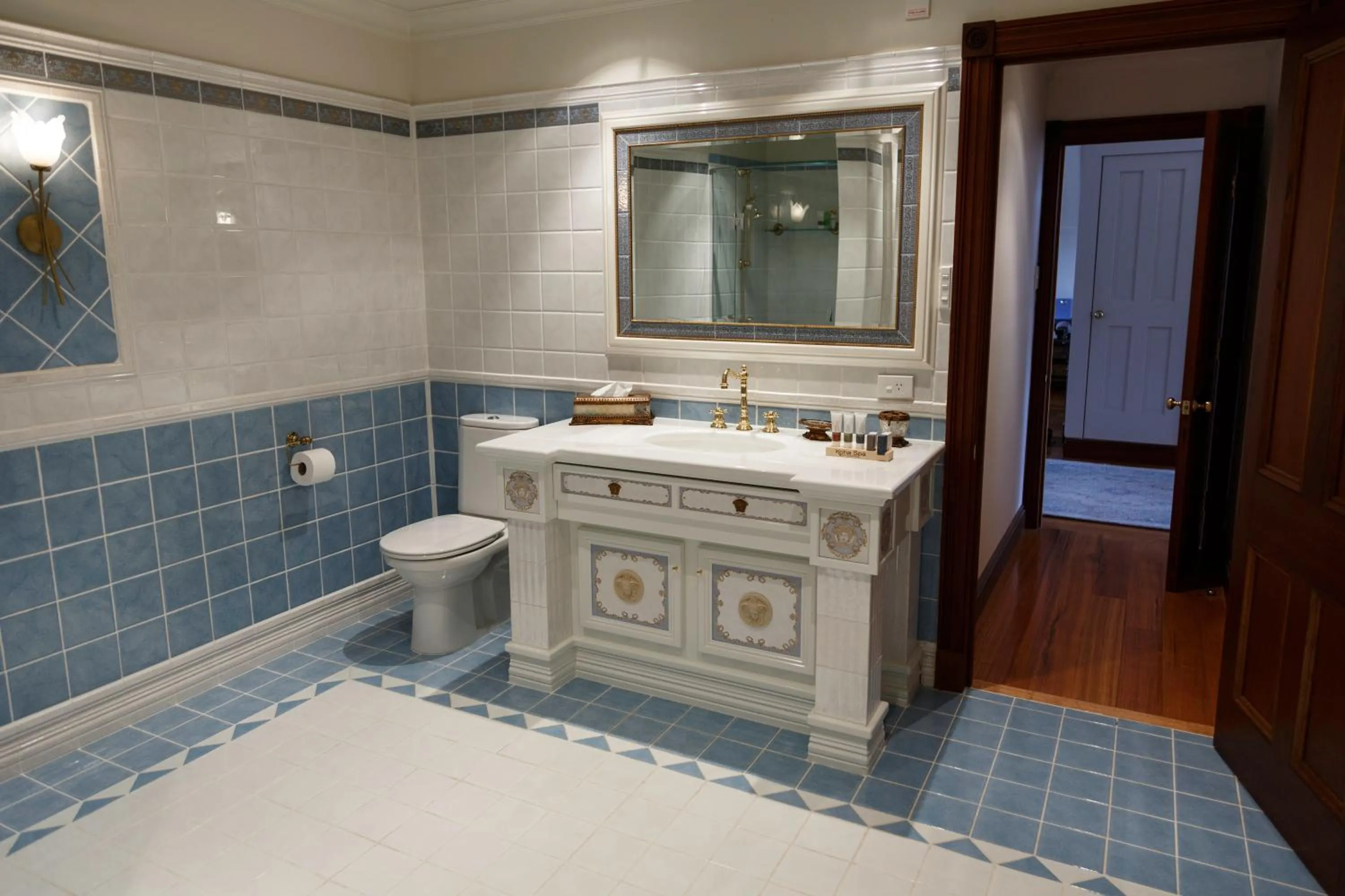 Bathroom in Lake Karapiro Lodge