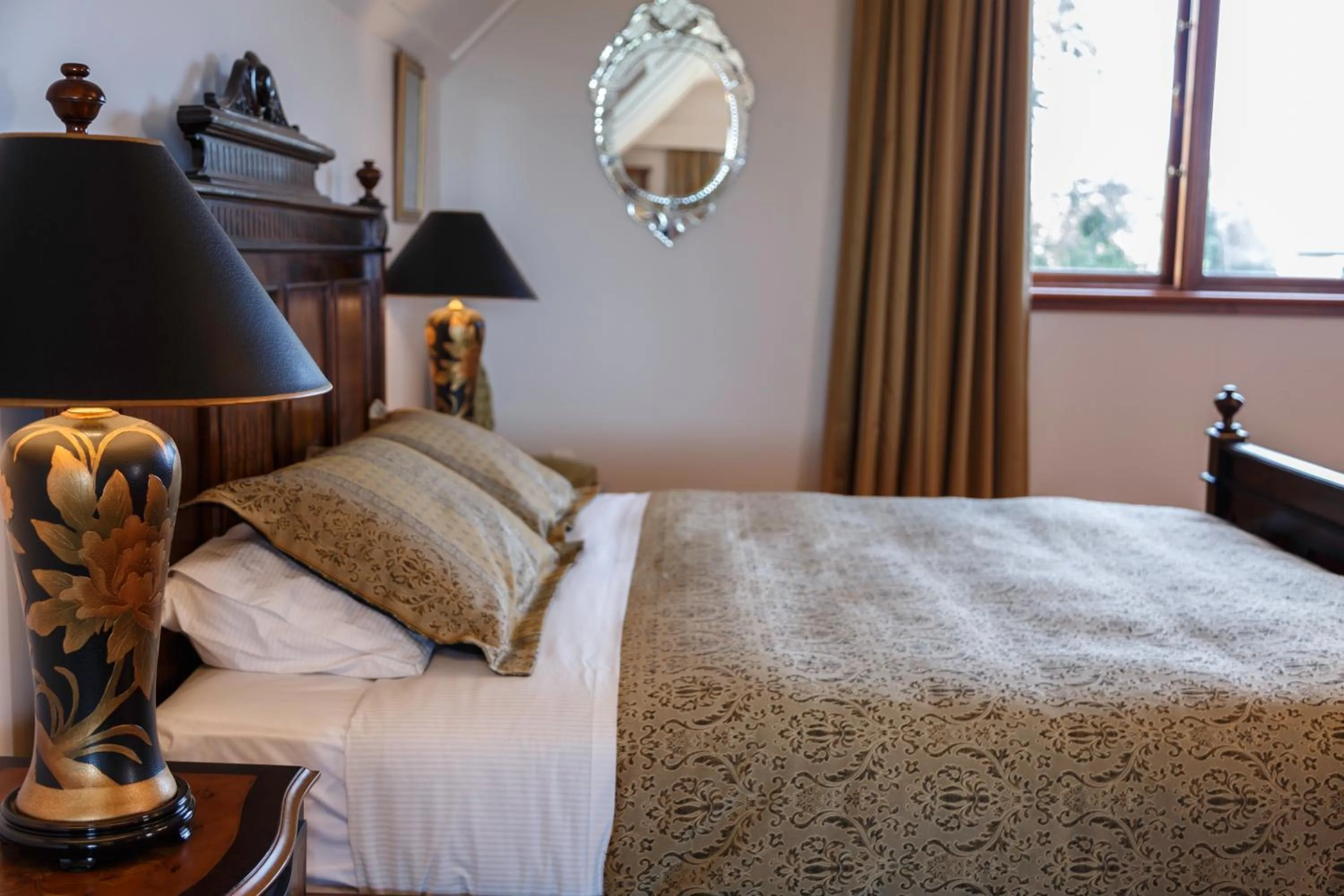 Decorative detail, Bed in Lake Karapiro Lodge