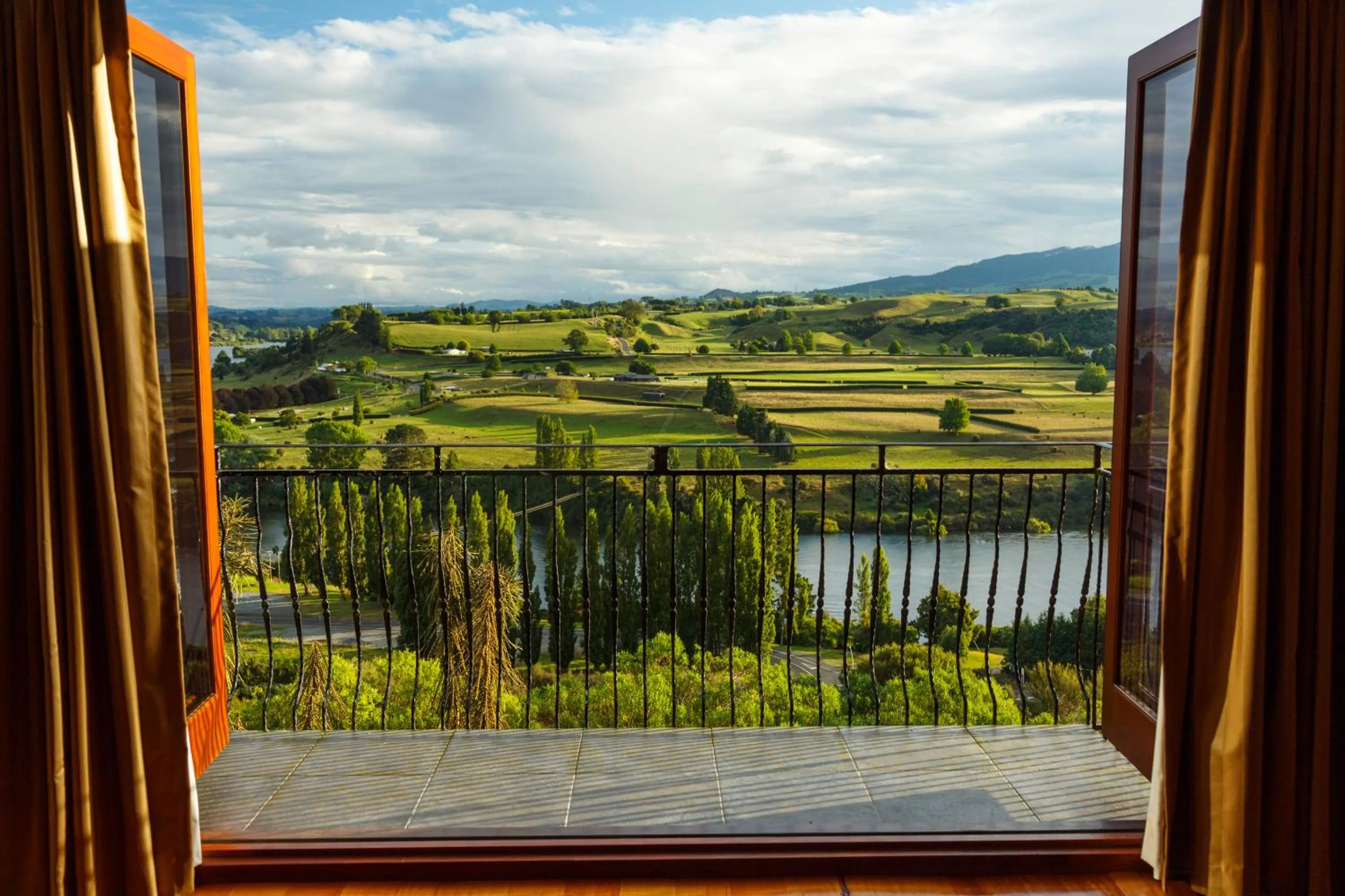 Balcony/Terrace in Lake Karapiro Lodge