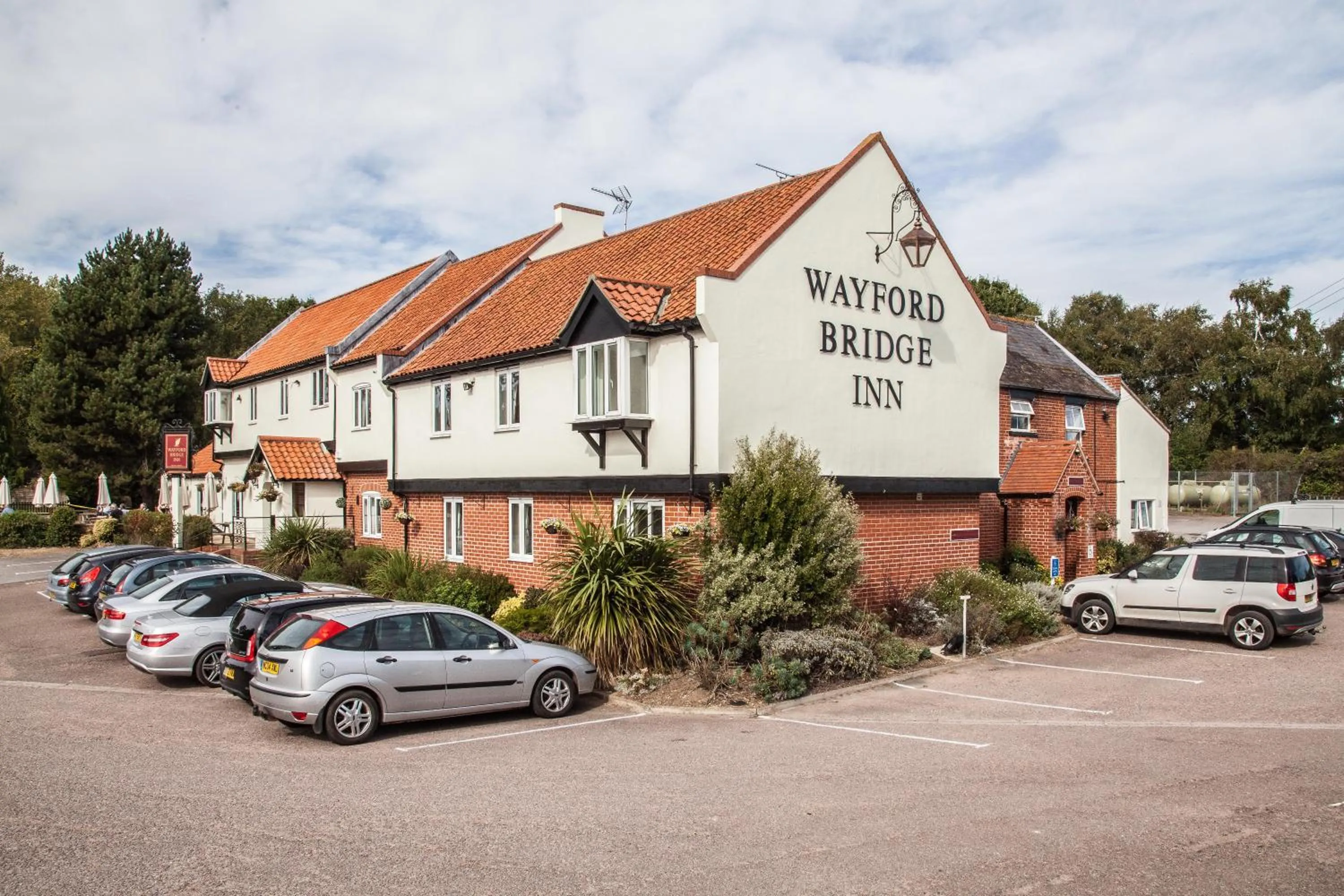 Property building in Wayford Bridge Inn Hotel