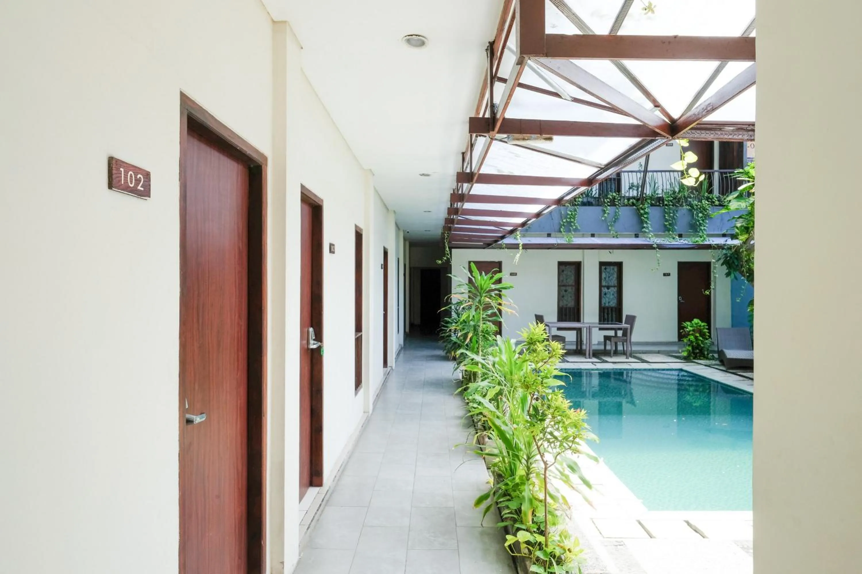 Swimming pool in RedDoorz near Legian Street