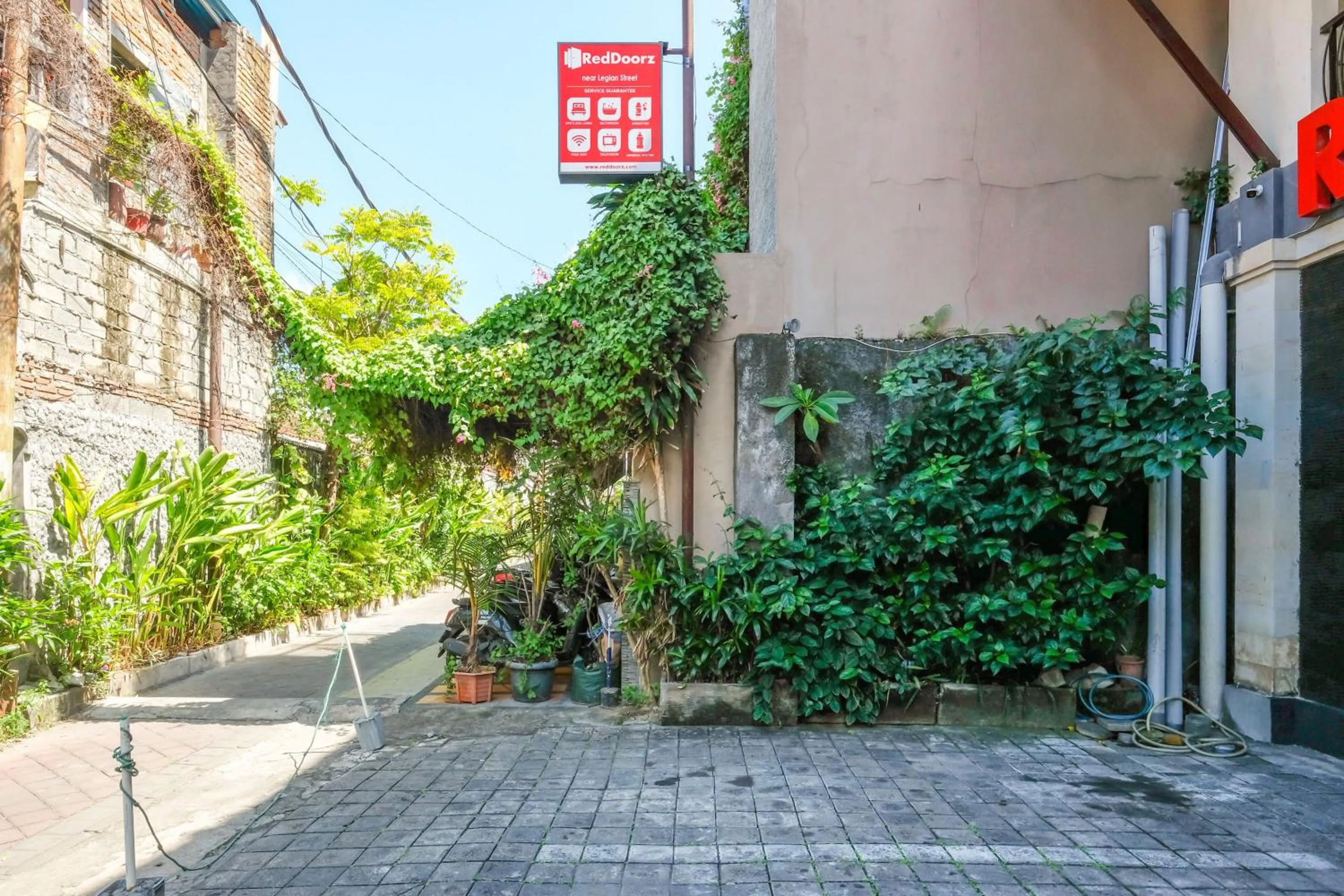 Property building in RedDoorz near Legian Street