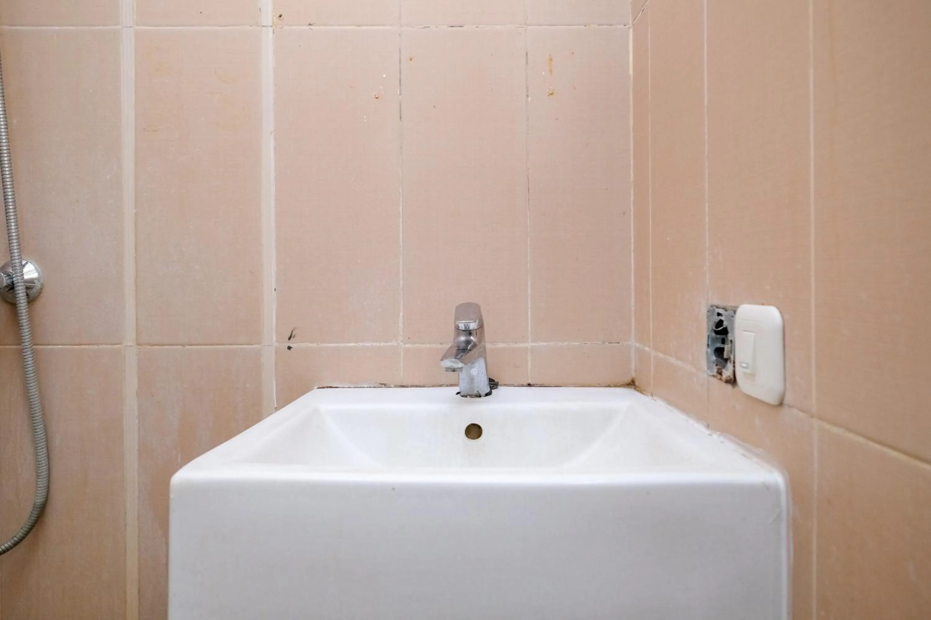 Bathroom in RedDoorz near Legian Street