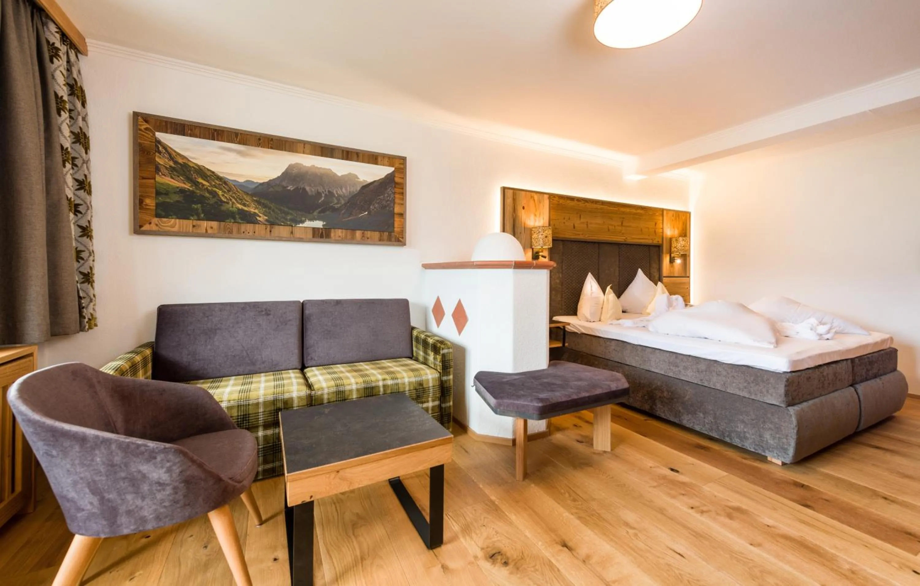 Photo of the whole room, Bed in Wellness & Sporthotel Alpenhof