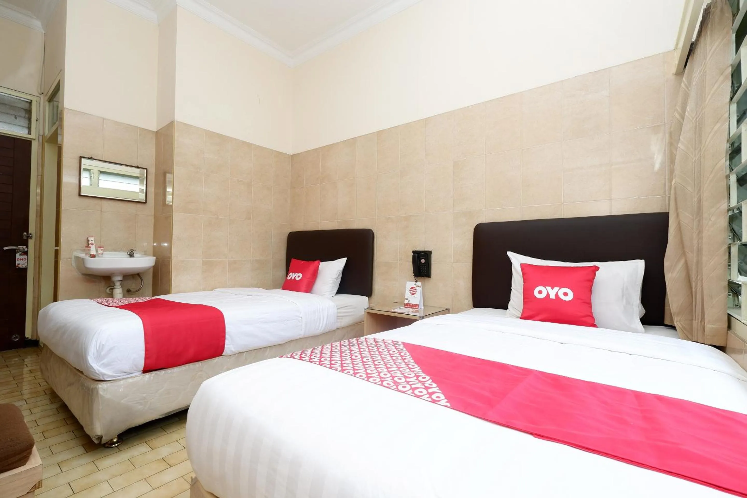 Bedroom in OYO 1843 Cahya Nirwana