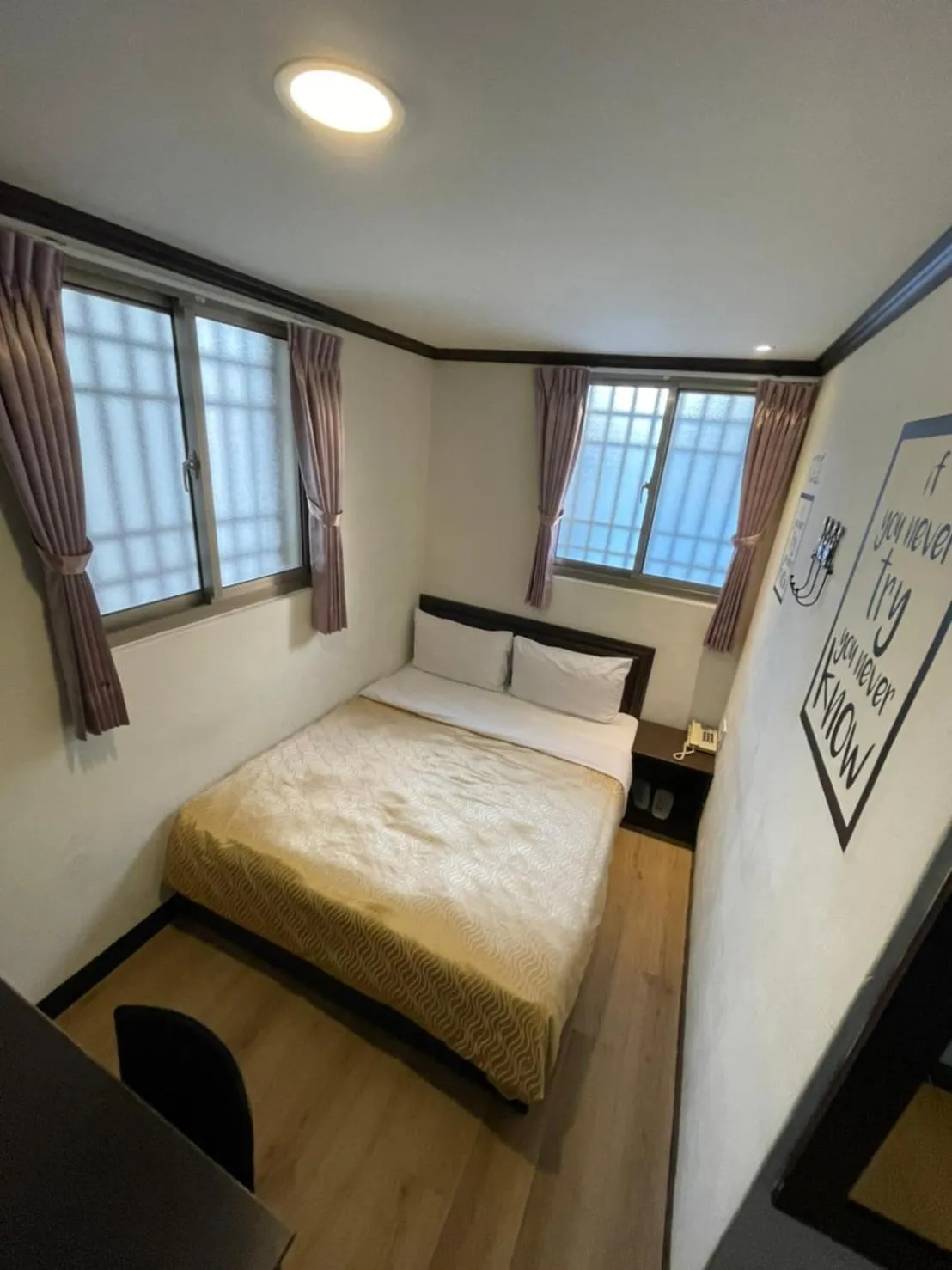 Holiday Business Hotel