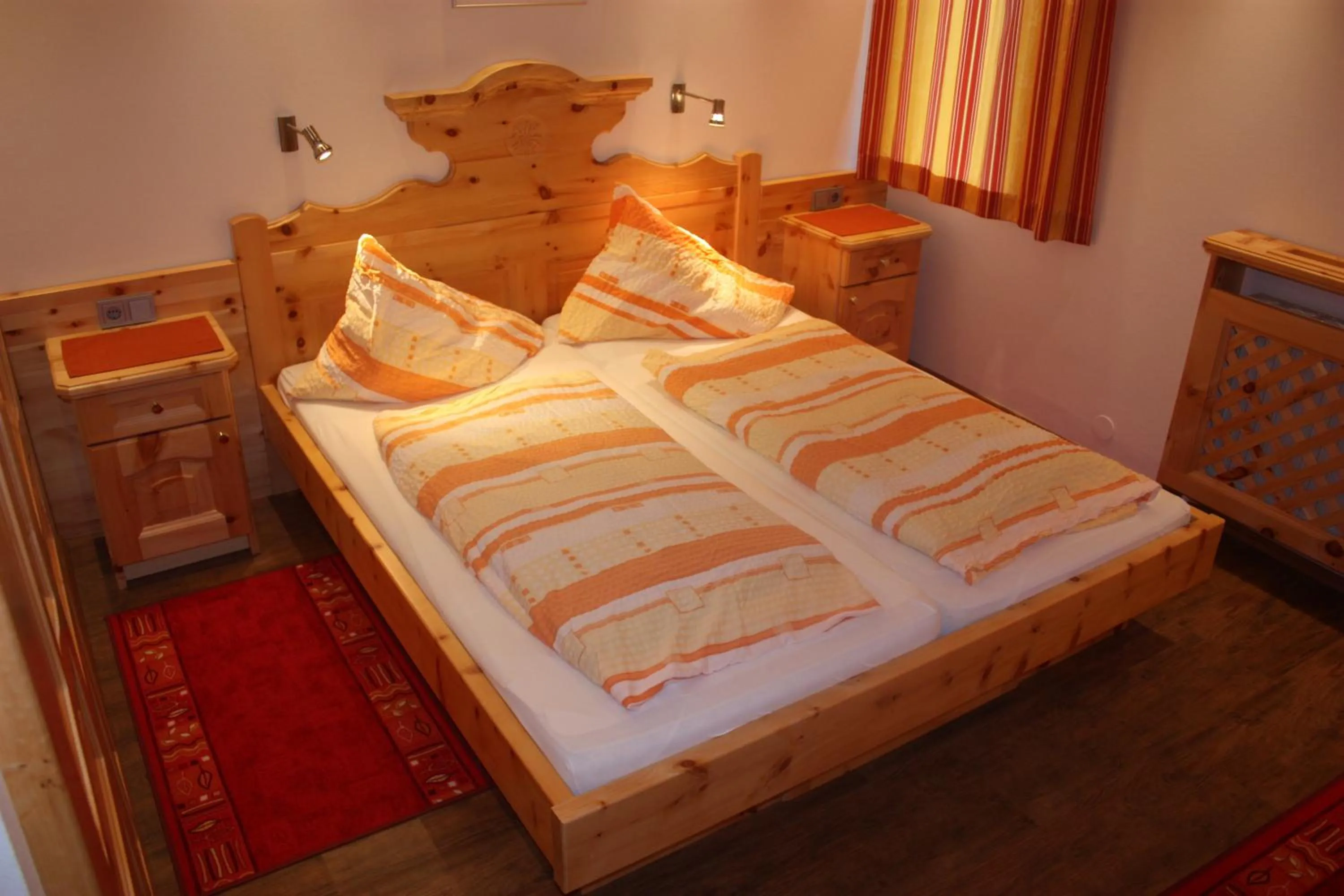 Superior Single Room with Lake View in Gasthof Gosausee