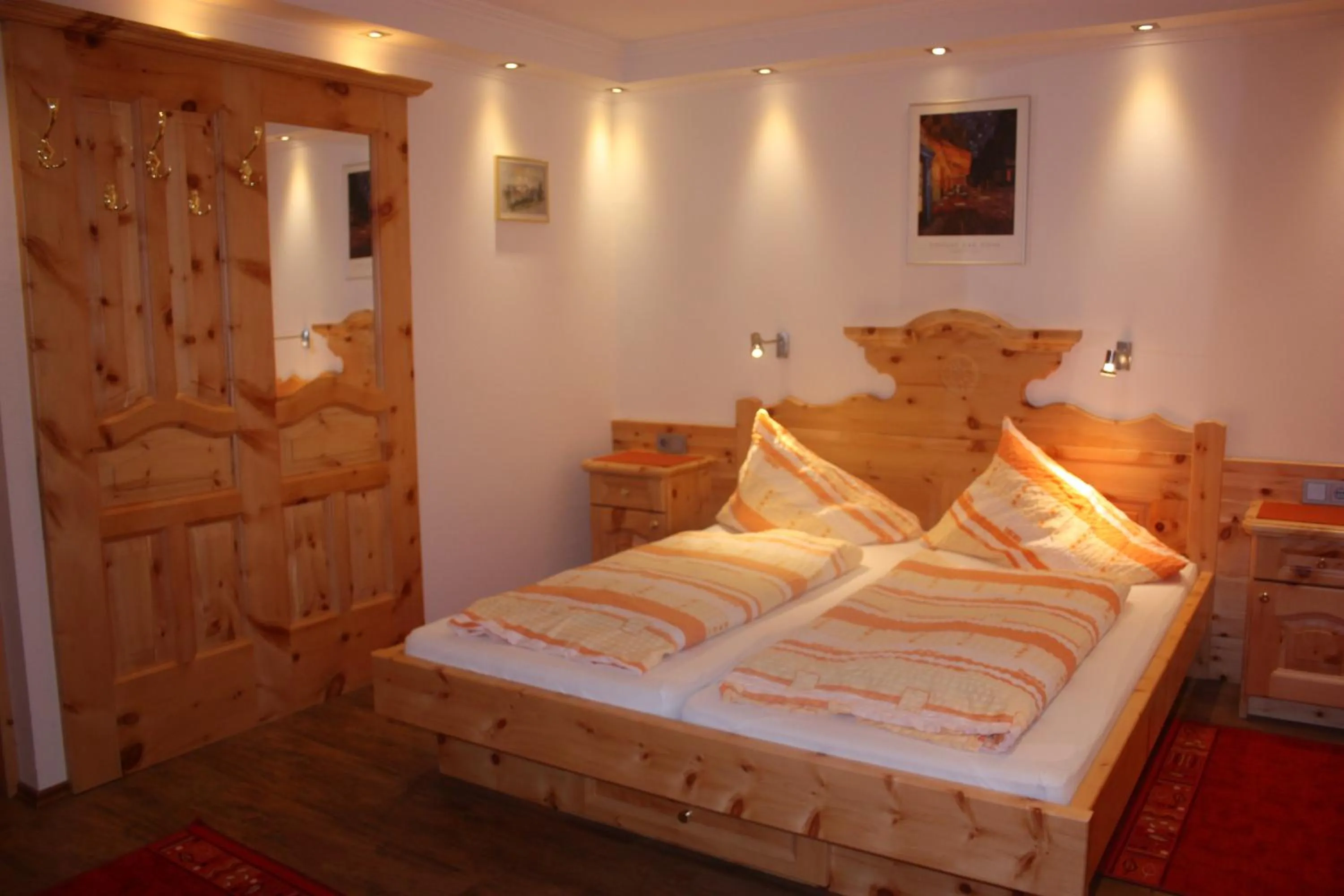 Double Room with Lake View in Gasthof Gosausee