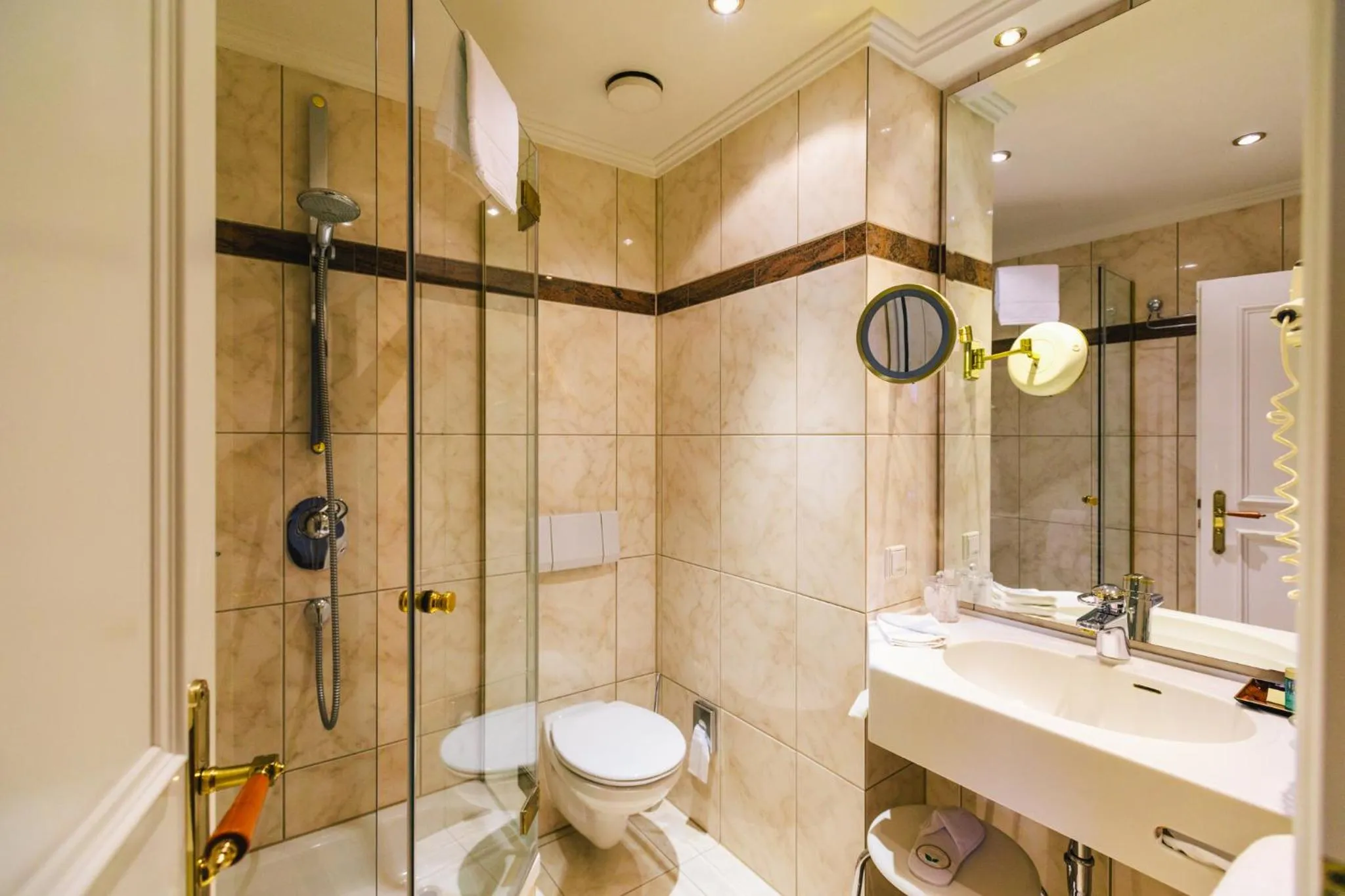 Bathroom in Romantik Hotel Bülow Residenz