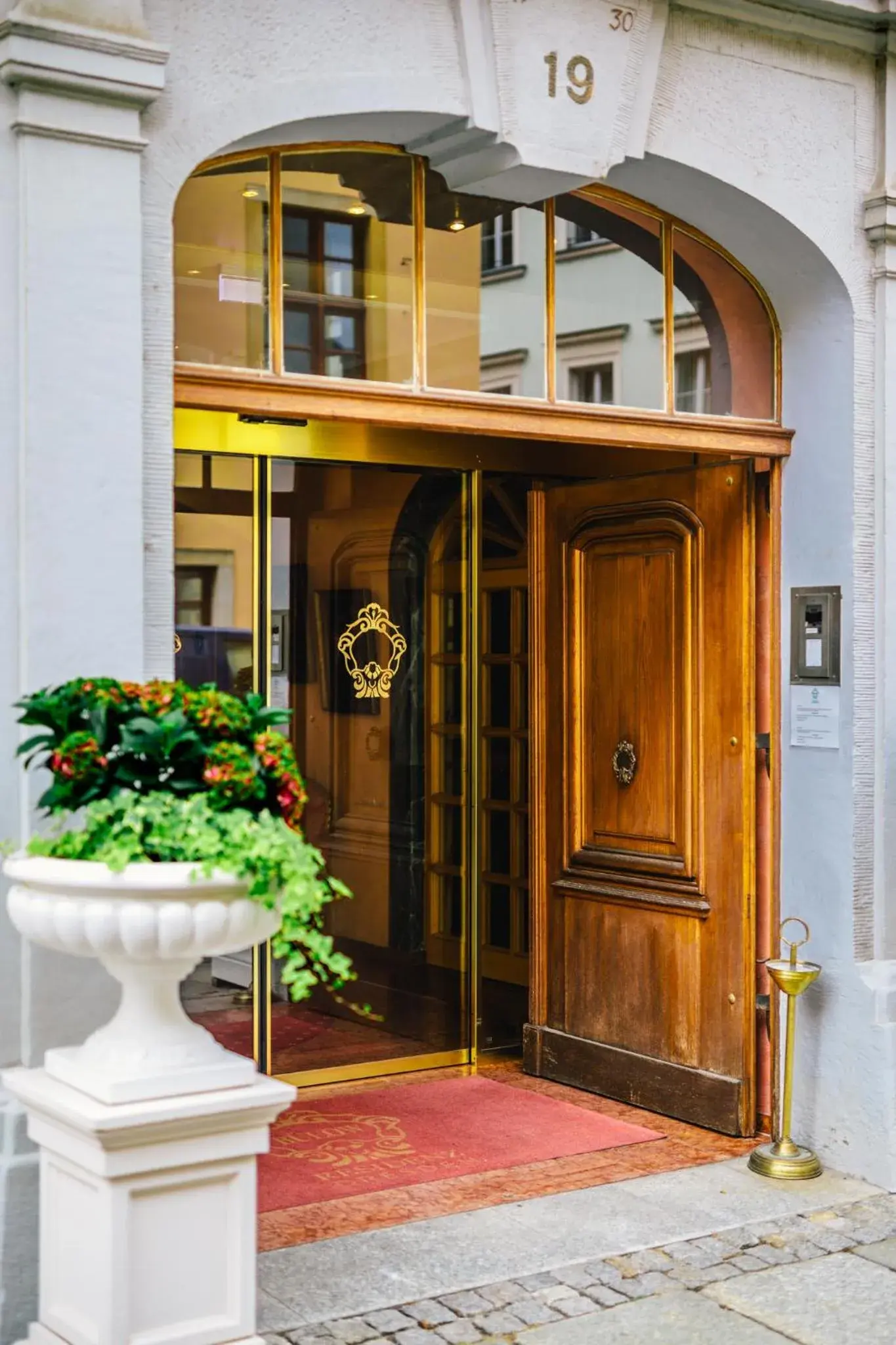 Facade/entrance in Romantik Hotel Bülow Residenz Facade/entrance in Romantik Hotel Bülow Residenz