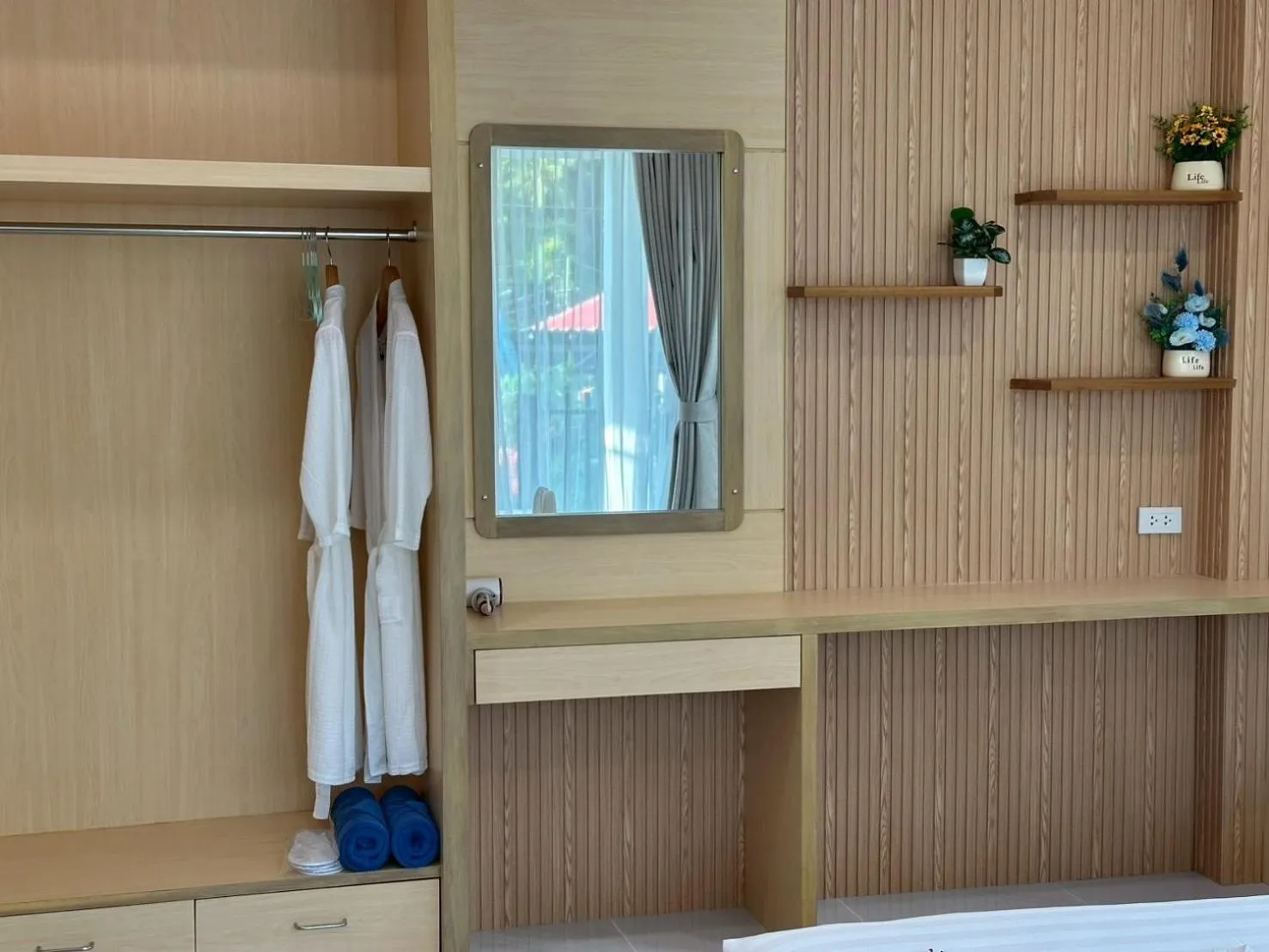 Photo of the whole room, Bed in Sunsea Resort