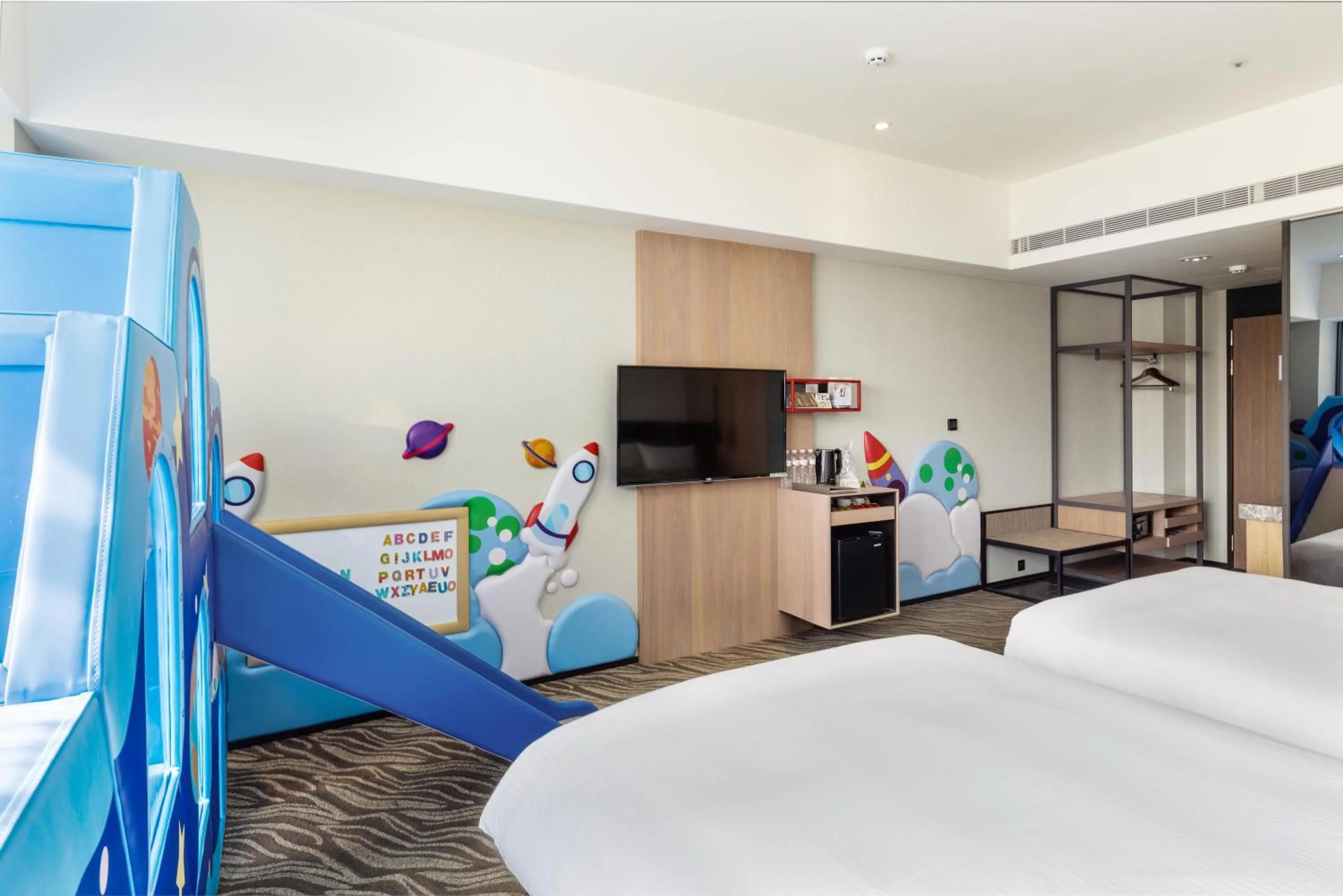bunk bed, Bed in Hsin Hotel