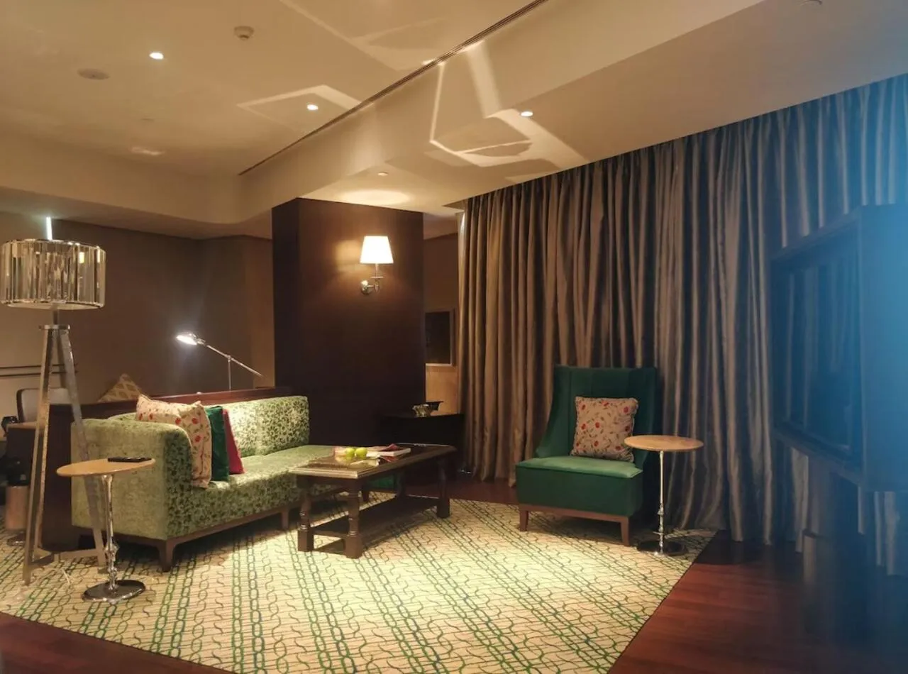 Living room in ITC Kohenur, a Luxury Collection Hotel, Hyderabad