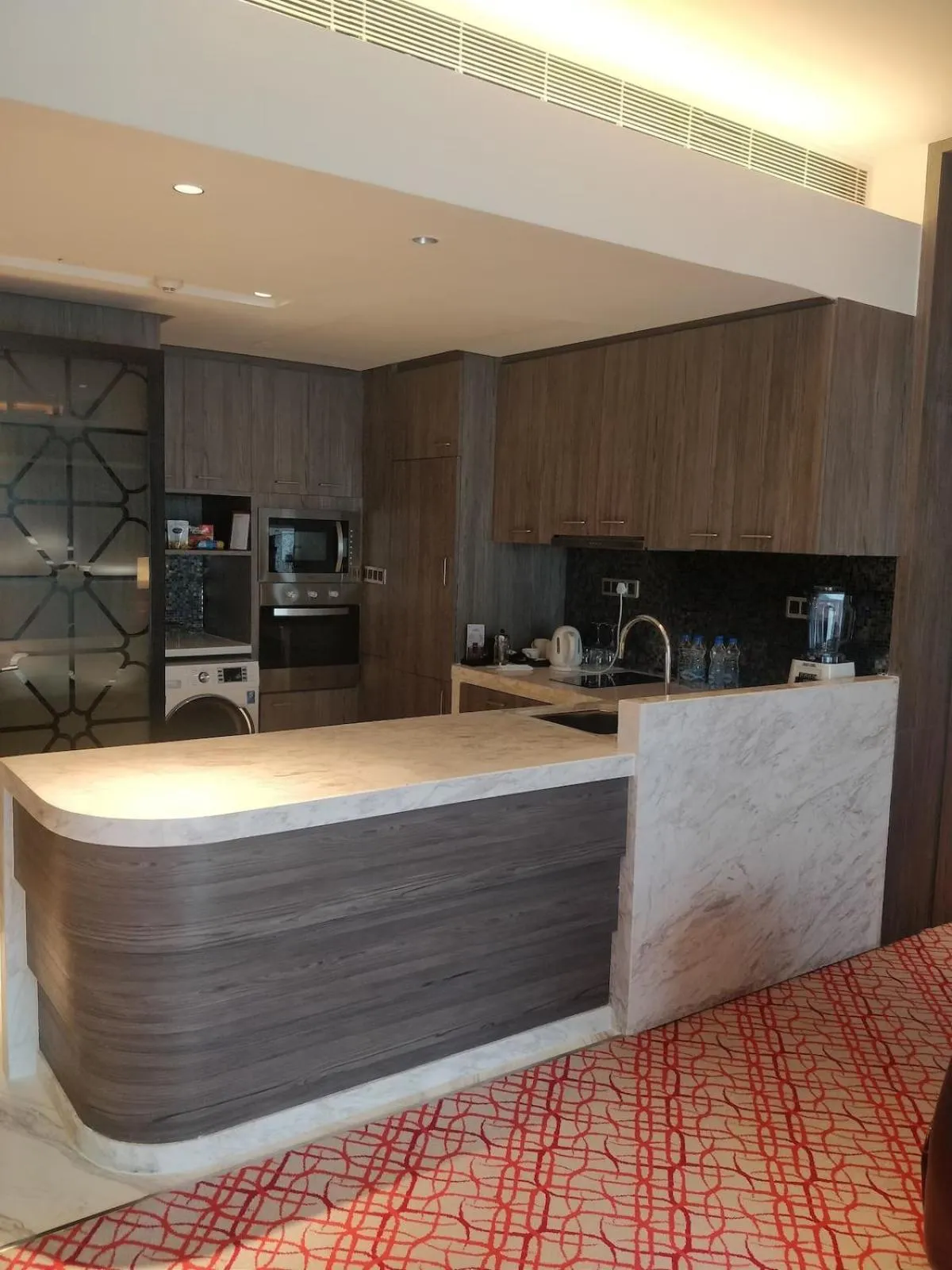 Kitchen or kitchenette in ITC Kohenur, a Luxury Collection Hotel, Hyderabad