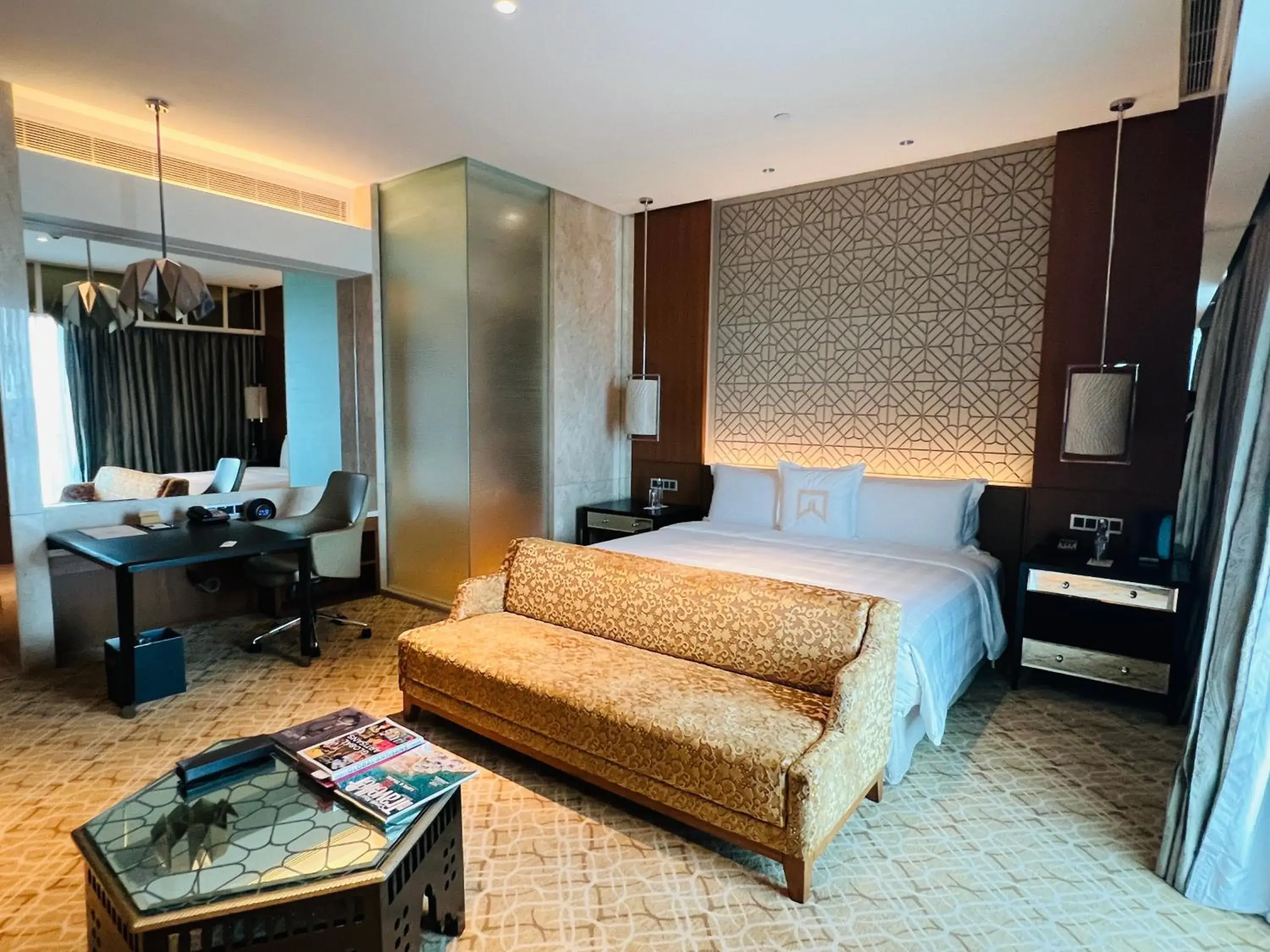 Towers Exclusive, Club lounge access, Guest room, City view - single occupancy in ITC Kohenur, a Luxury Collection Hotel, Hyderabad Towers Exclusive, Club lounge access, Guest room, City view - single occupancy in ITC Kohenur, a Luxury Collection Hotel, Hyderabad